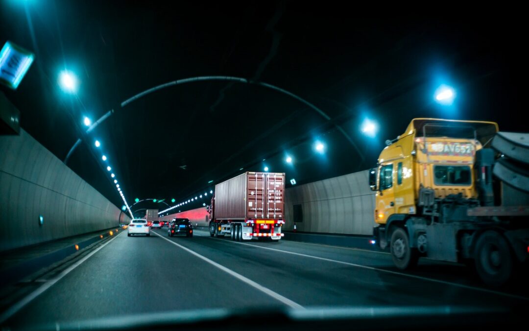 Od kiedy obowiązuje zakaz wyprzedzania dla ciężarówek?