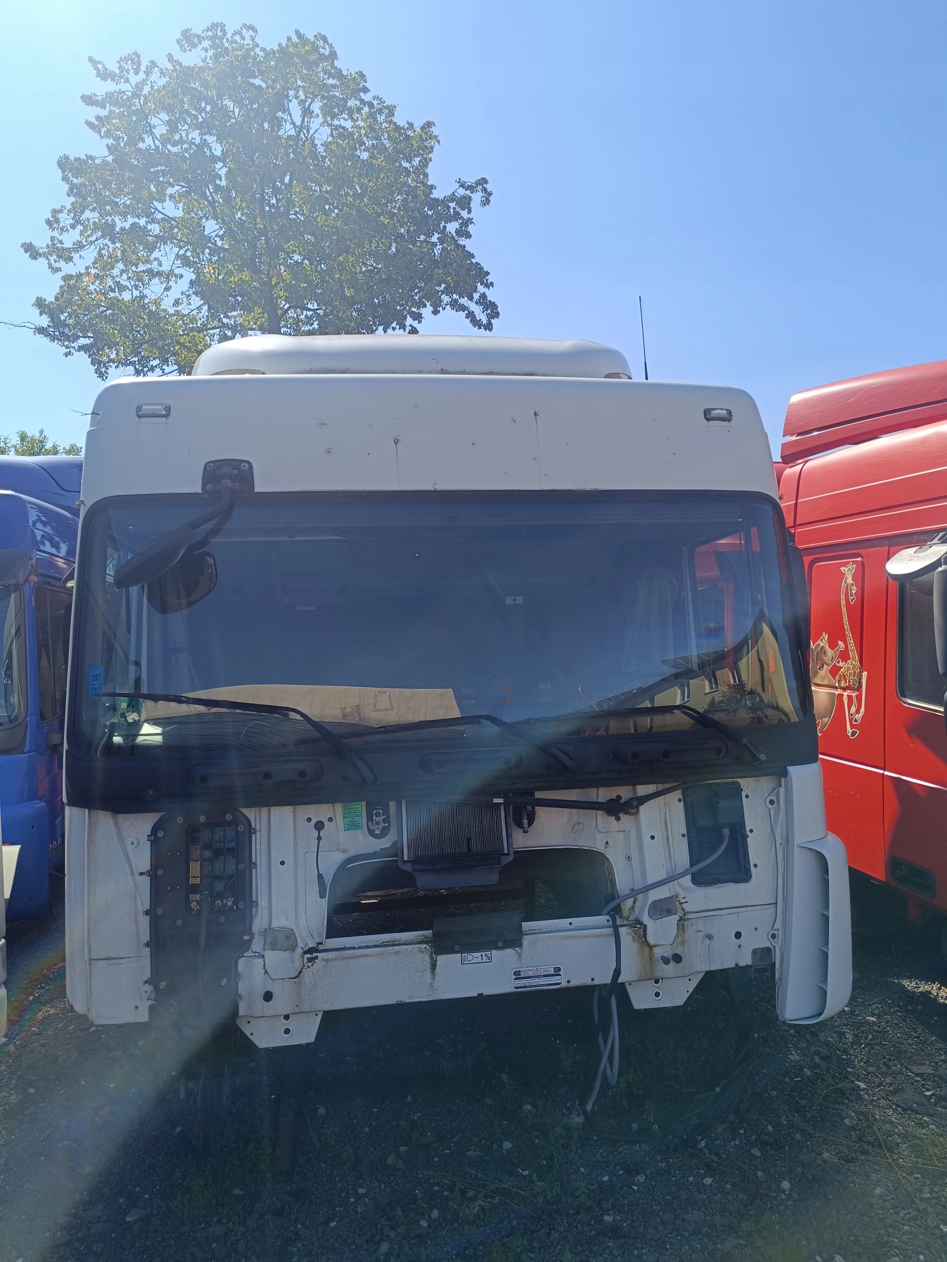 KABINA DAF XF 105 RÓŻNE RODZAJE WYPRZEDAŻ - obrazek 2