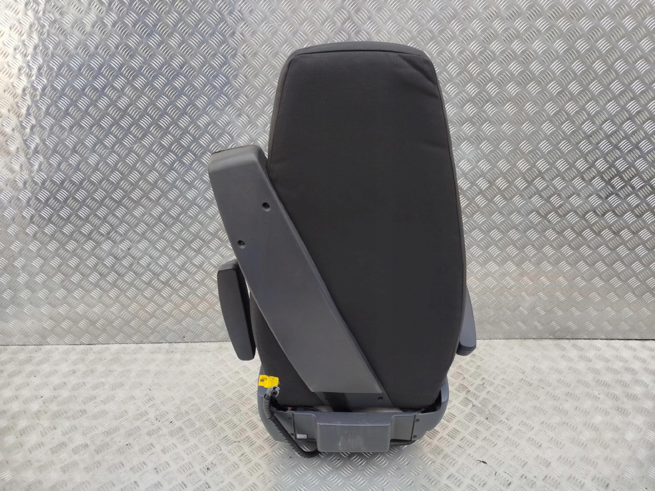 FOTEL KIEROWCY SCANIA STREAMLINE - obrazek 4