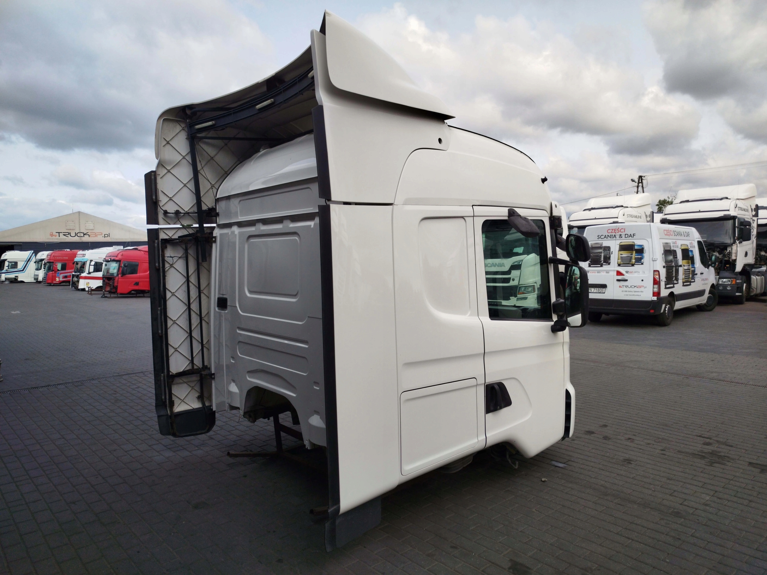 KABINA SCANIA G XPI HIGHLINE - obrazek 4