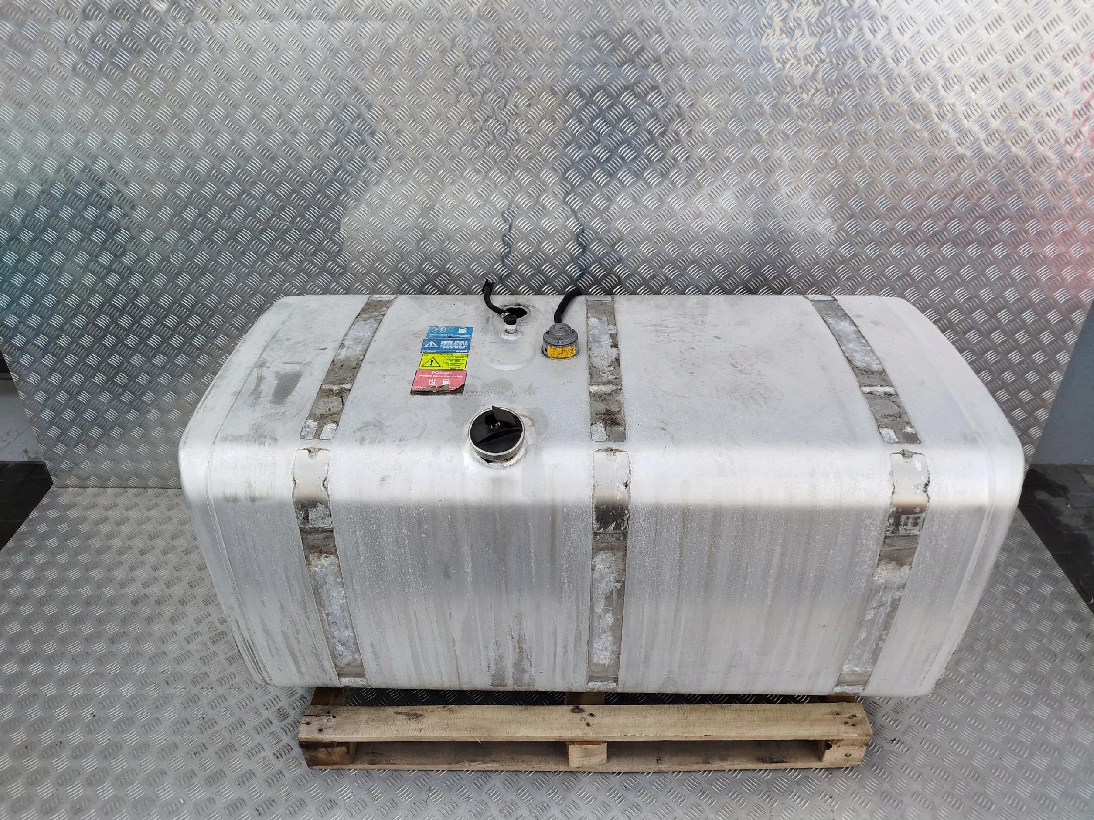 ZBIORNIK PALIWA SCANIA XW 700L - obrazek 4