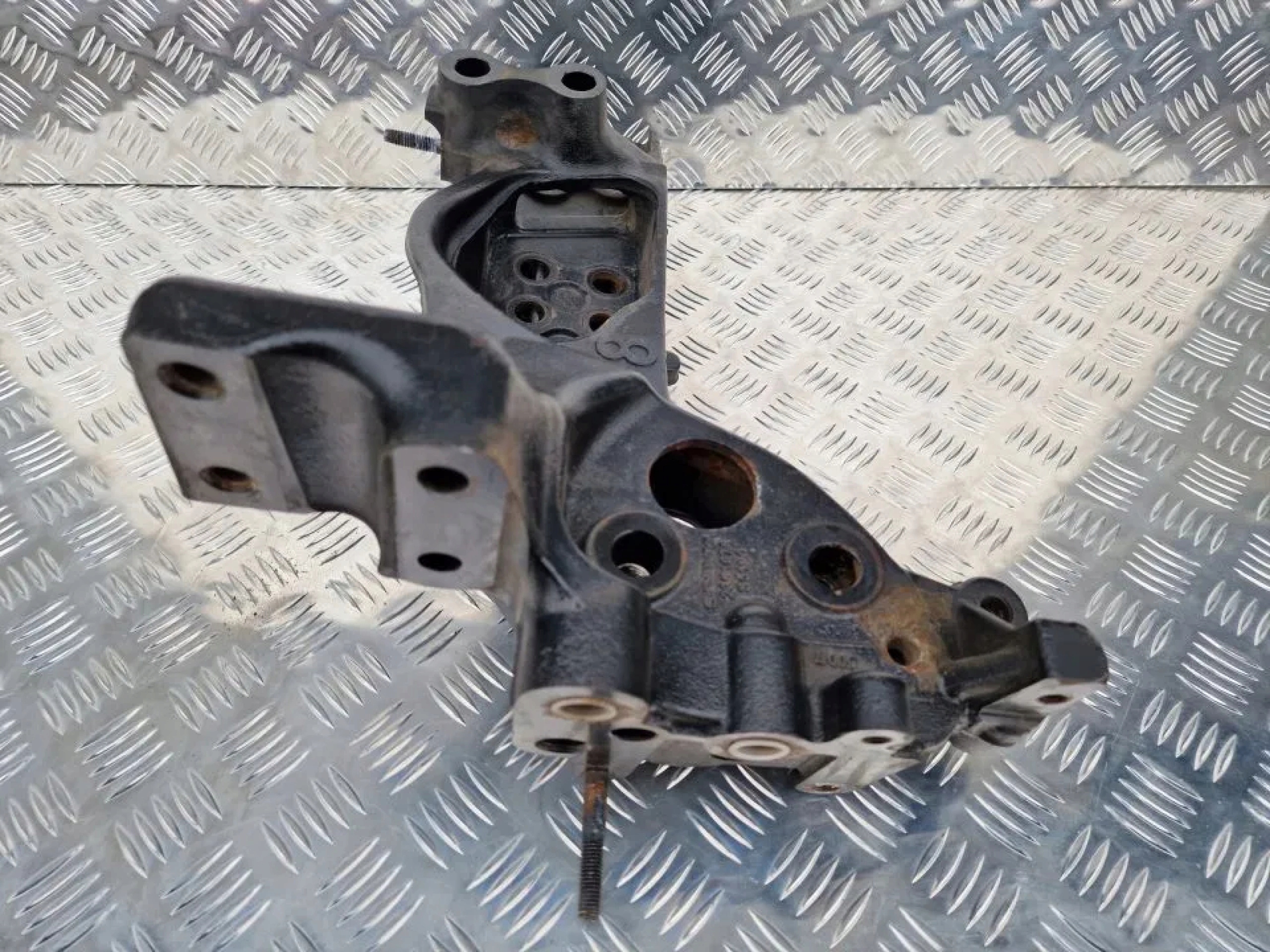 WSPORNIK BAZOWY SCANIA NTG LEWA STRONA - obrazek 2