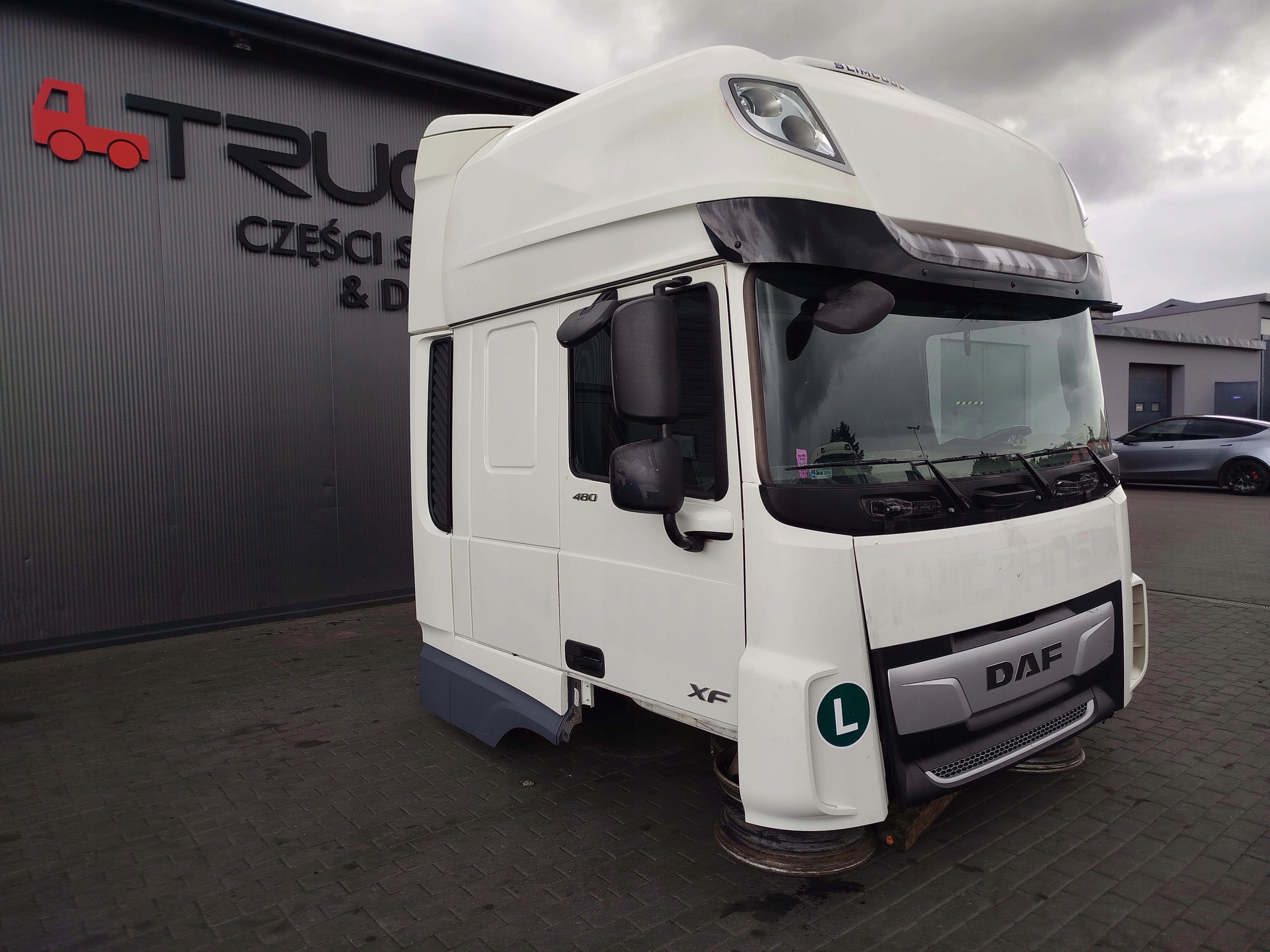 KABINA DAF XF 106 LIFT - obrazek 2