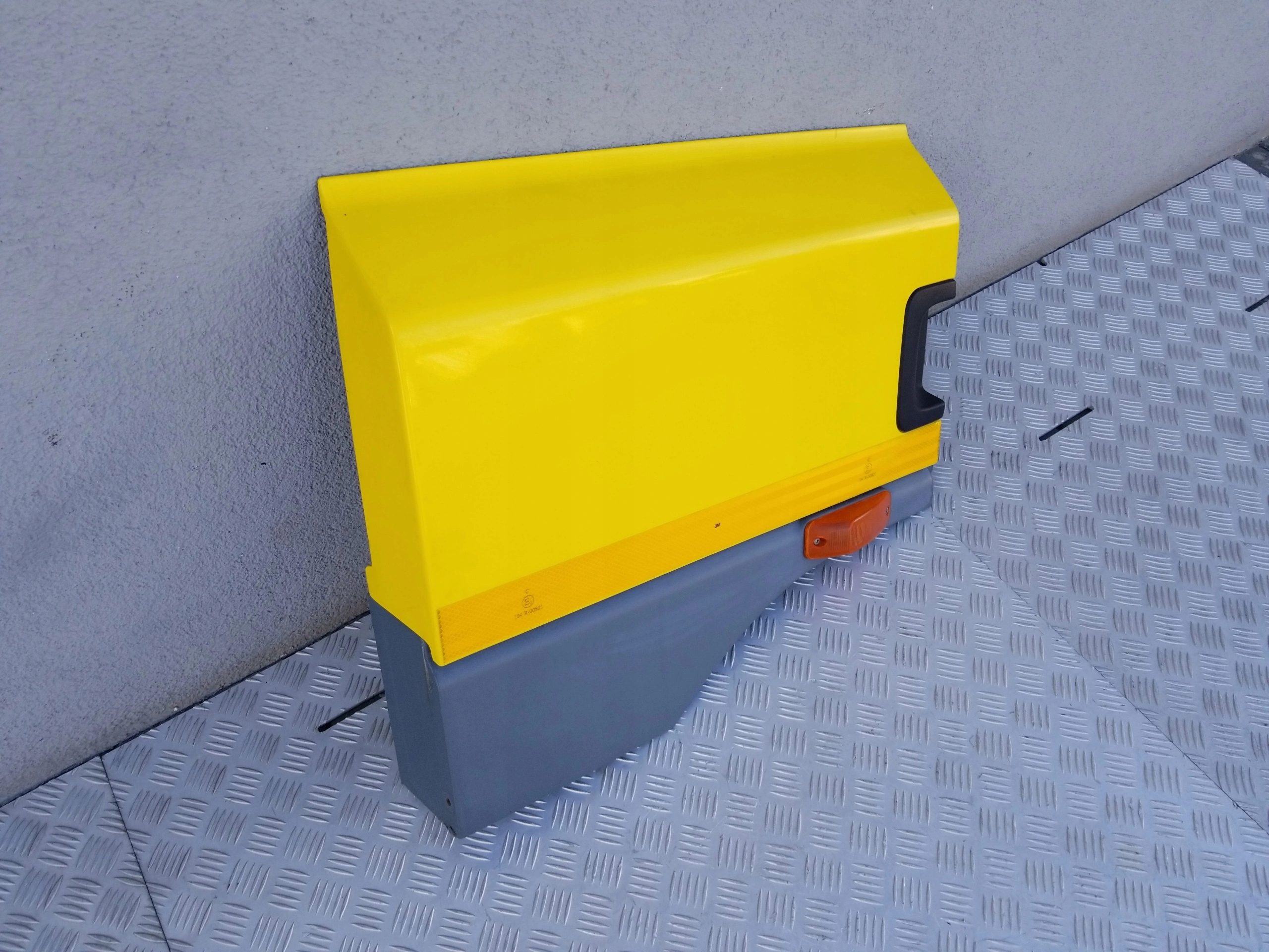 PRZEDŁUŻENIE OBUDOWA OSŁONA SCHOWKA DAF CF 75 EURO - obrazek 2