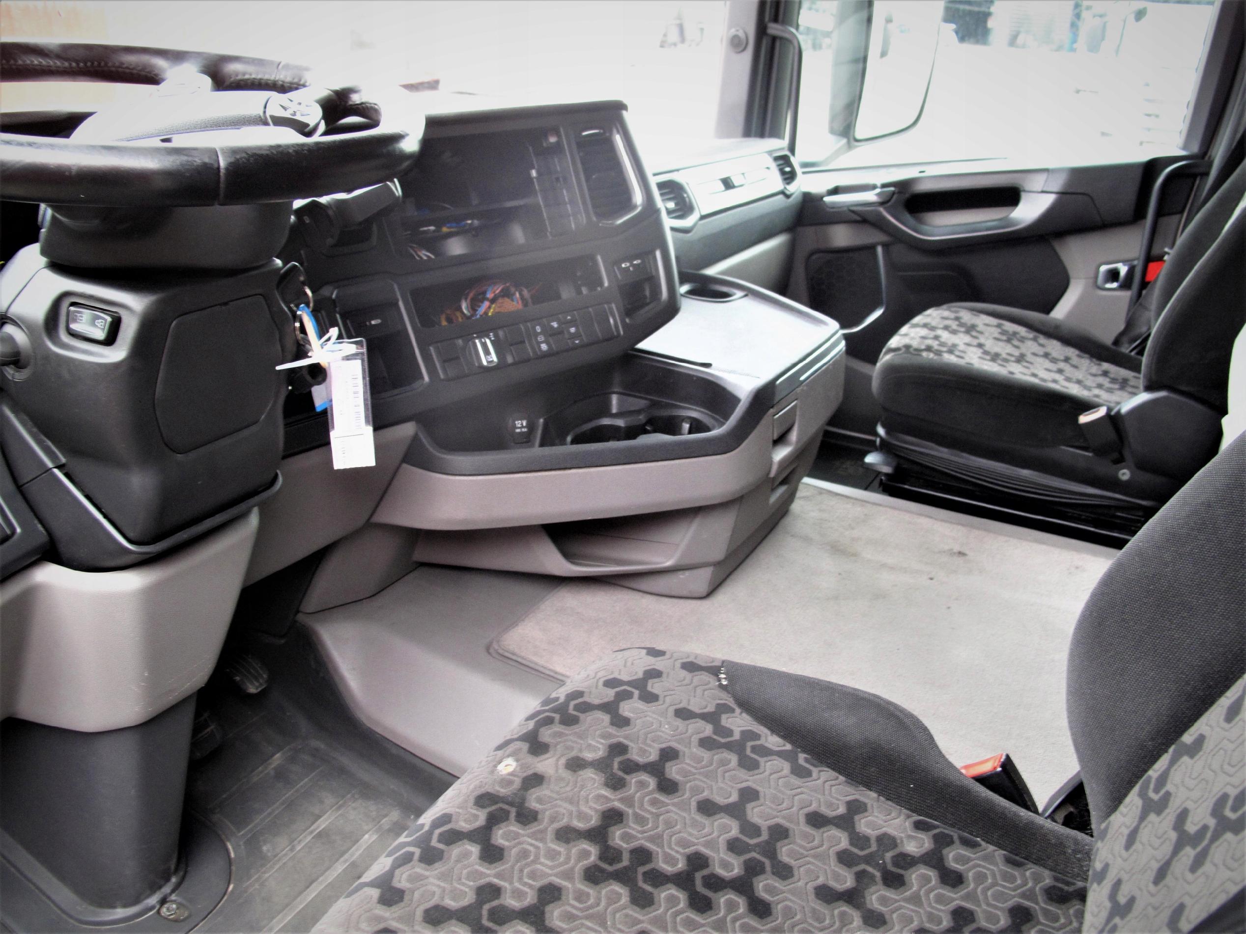 KOMPLETNY ŚRODEK SCANIA R S - obrazek 4