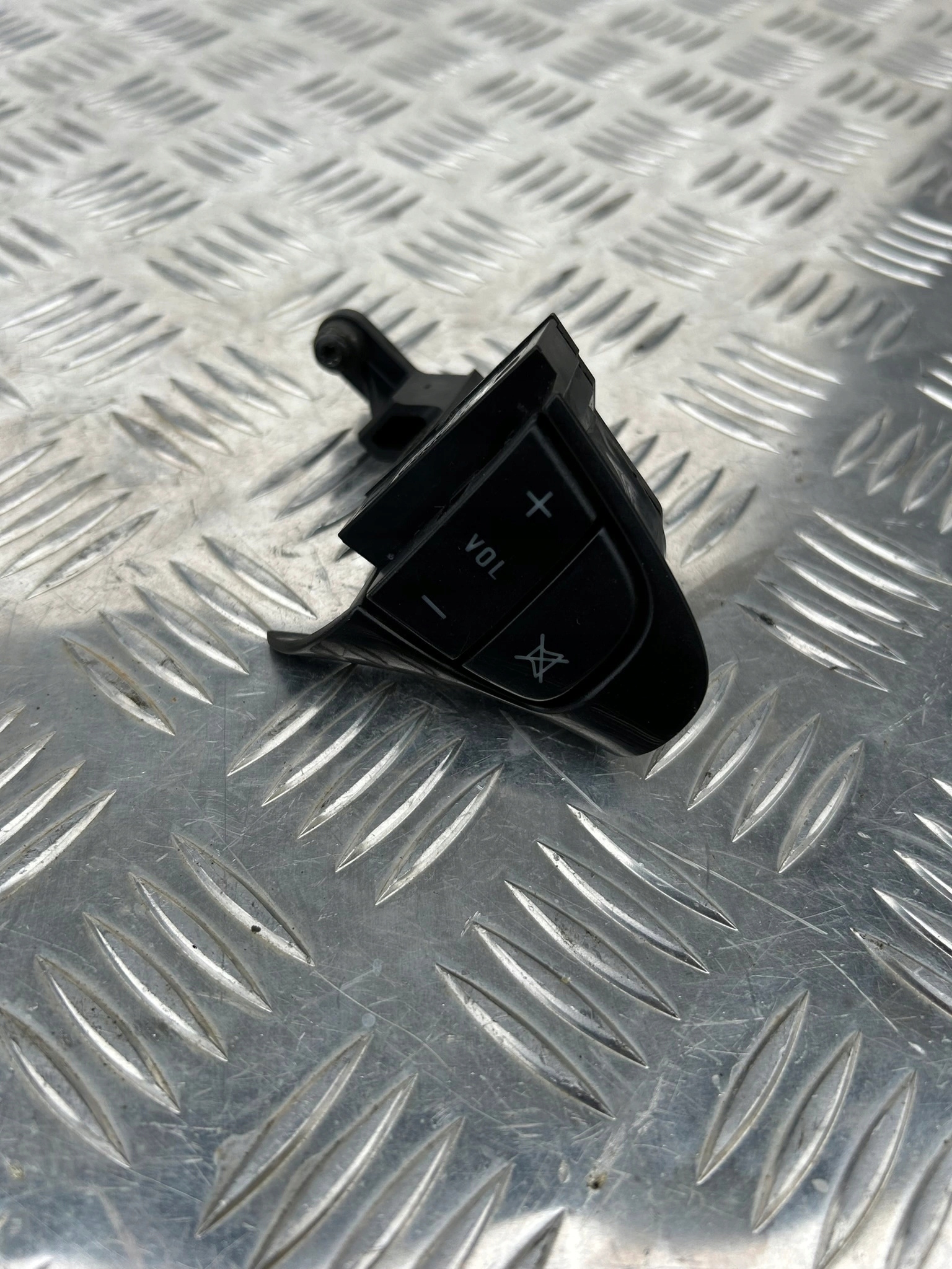 PRZYCISK PRZEŁĄCZNIK KIEROWNICY SCANIA R