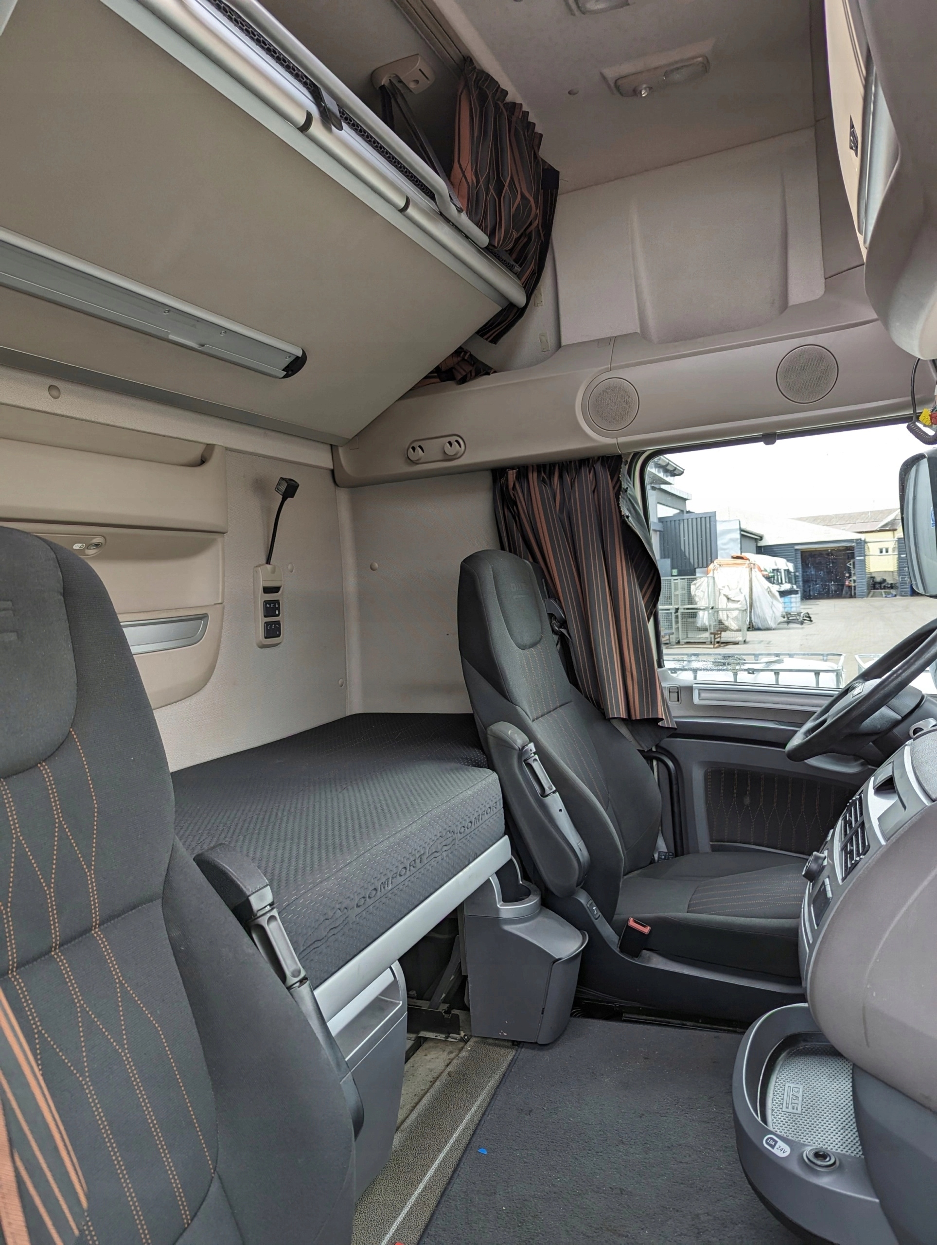 KABINA DAF XF 106 LIFT 2018 ROK - obrazek 8