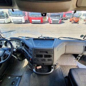 WNĘTRZE ŚRODEK KABINY DAF XF 106 SSC