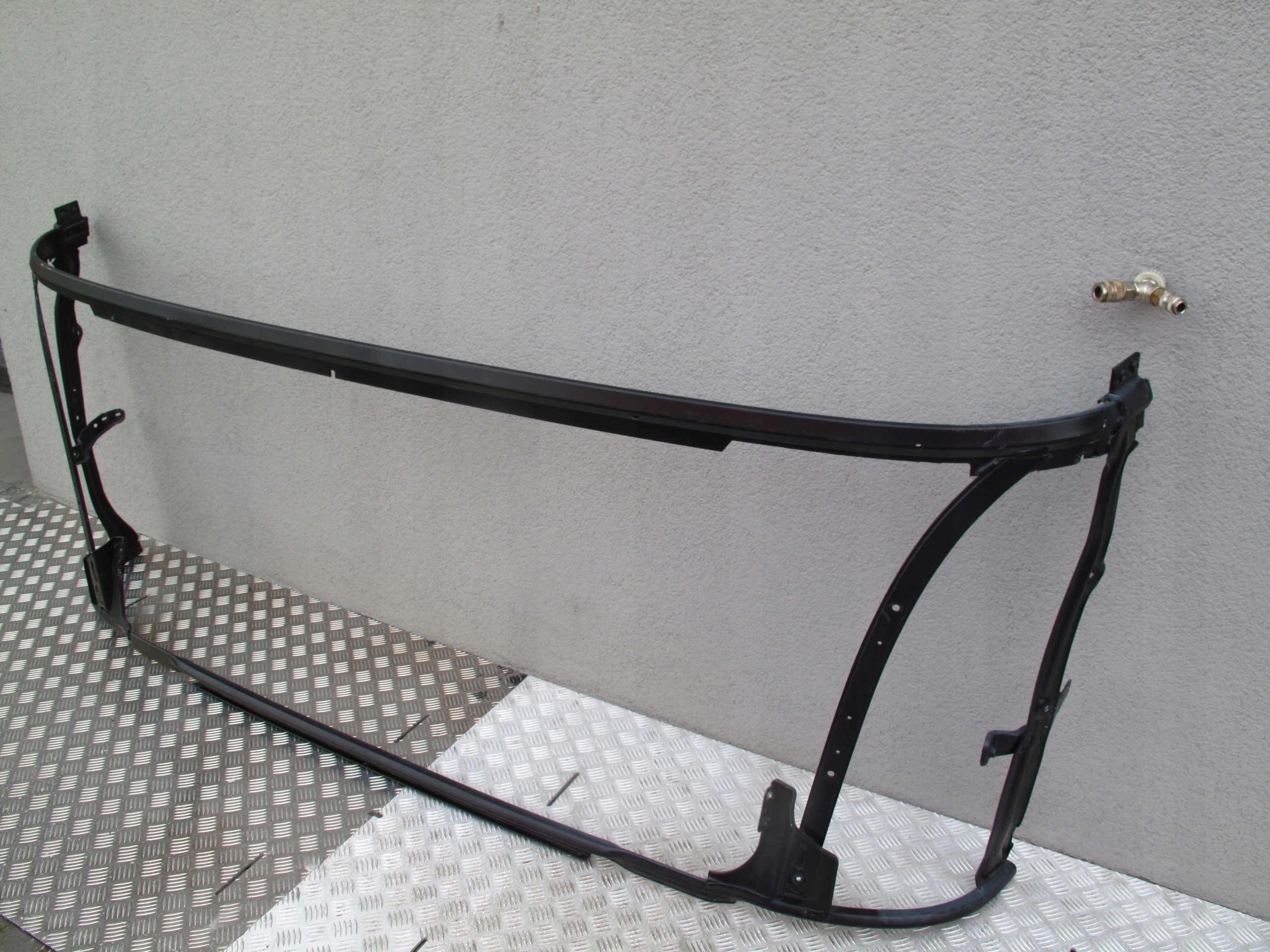 RAMKA STELAŻ ATRAPY SCANIA R NOWY TYP