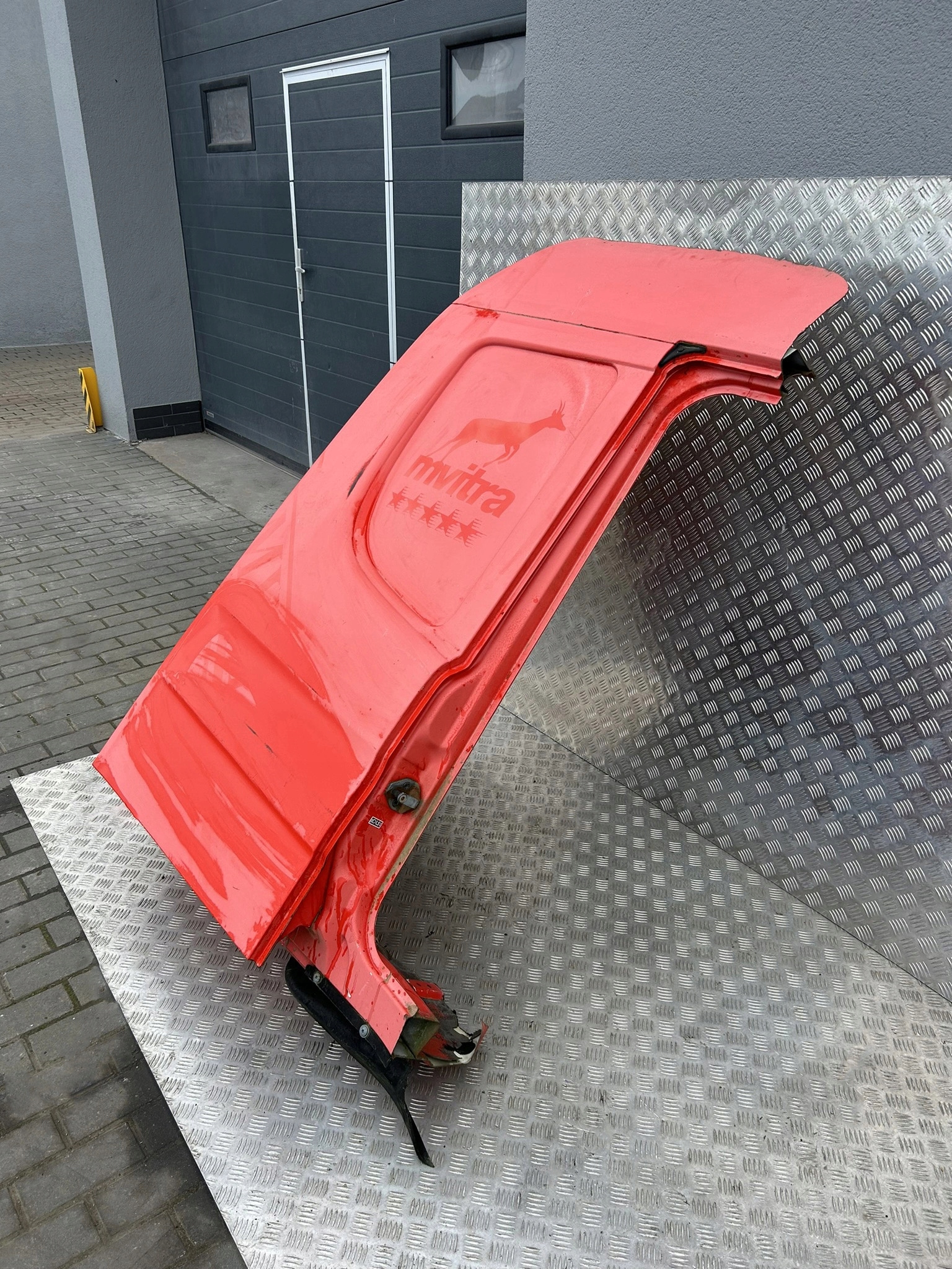 ĆWIARTKA KABINY SCANIA CR19 - obrazek 2