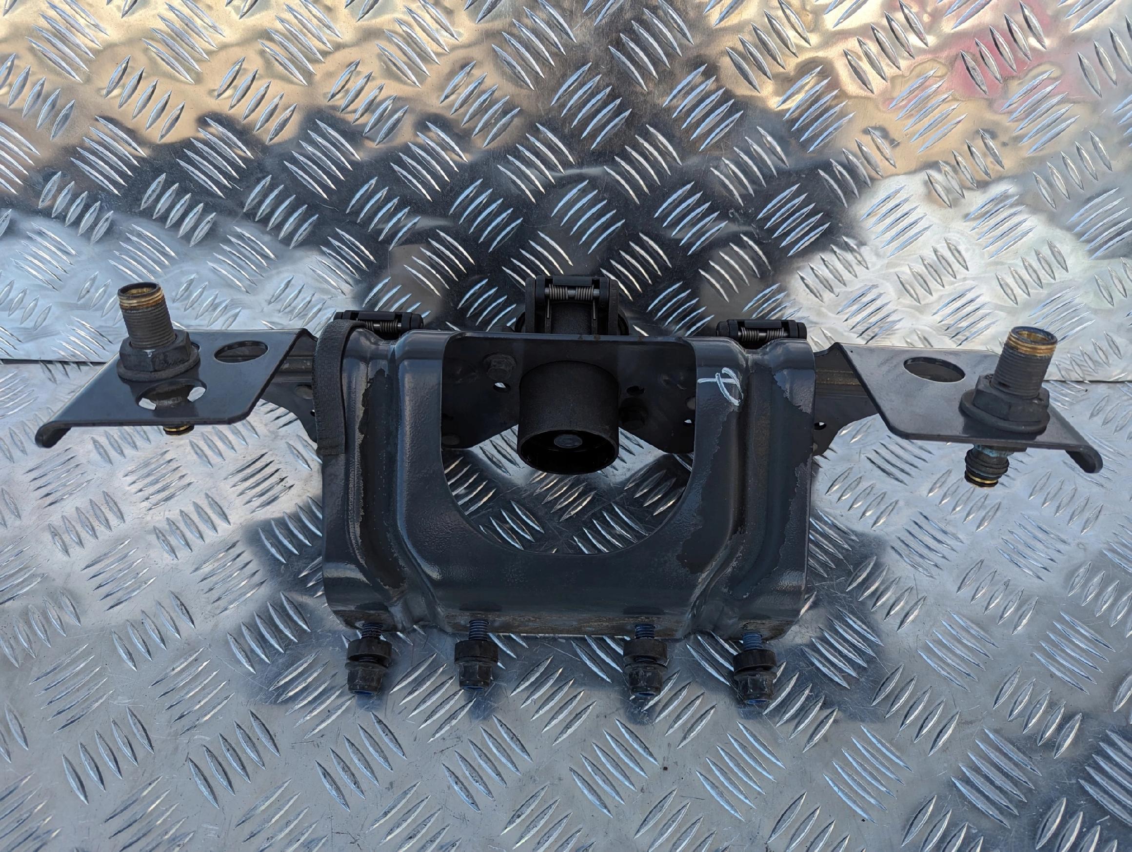 WSPORNIK GNIAZDA PRZEWODÓW SCANIA NTG - obrazek 3