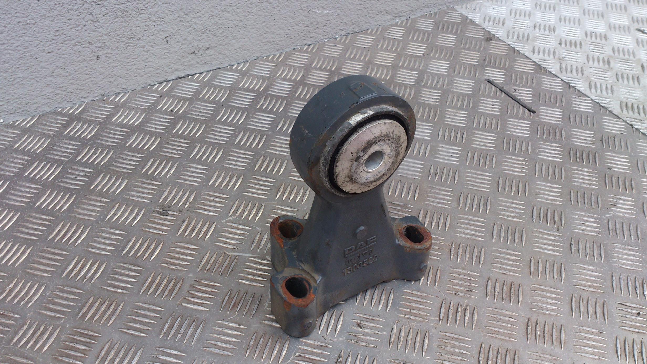 WSPORNIK ŁAPA KABINY DAF XF 105