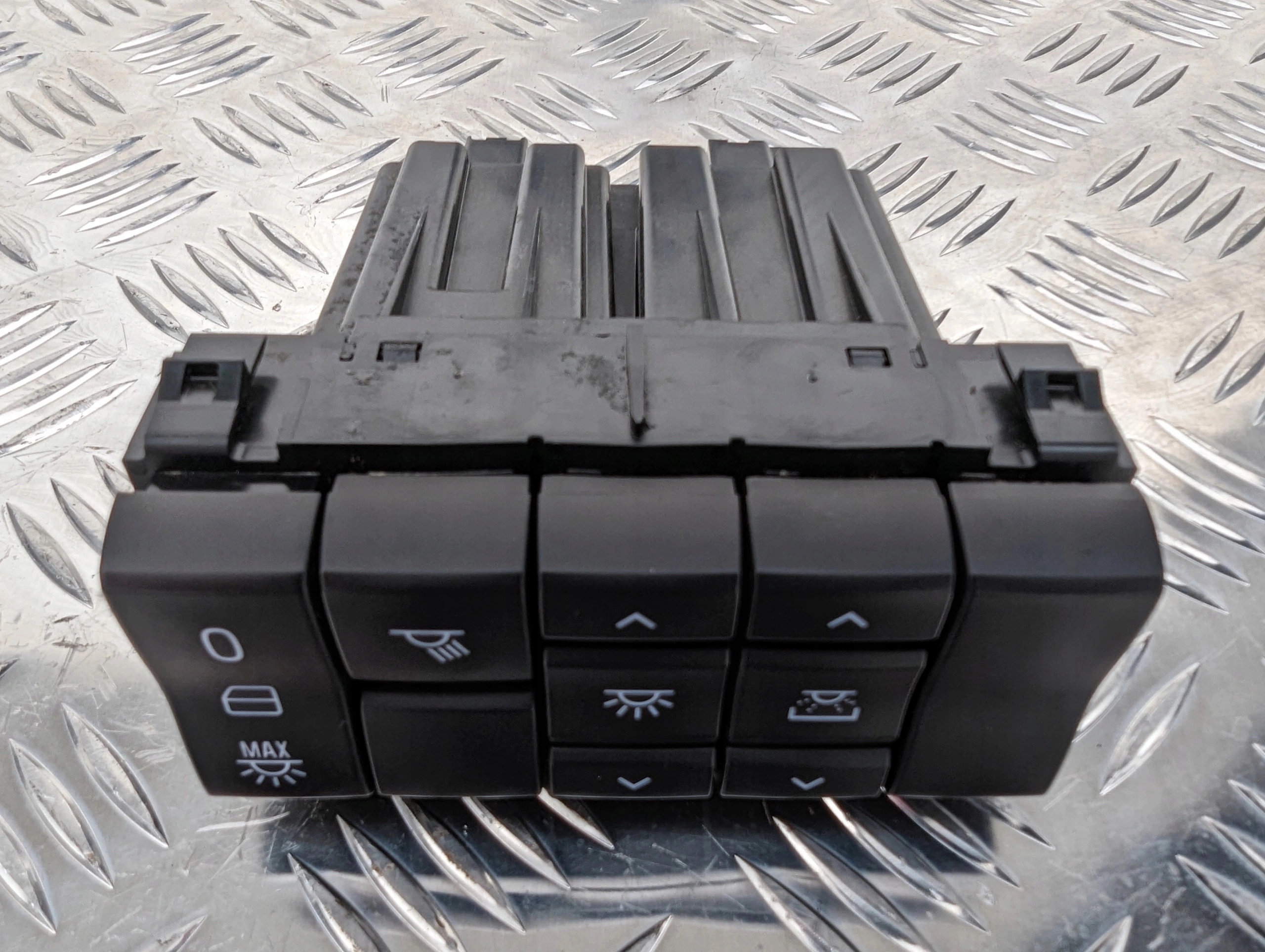 PRZYCISKI PANEL STEROWANIA SCANIA NTG - obrazek 2