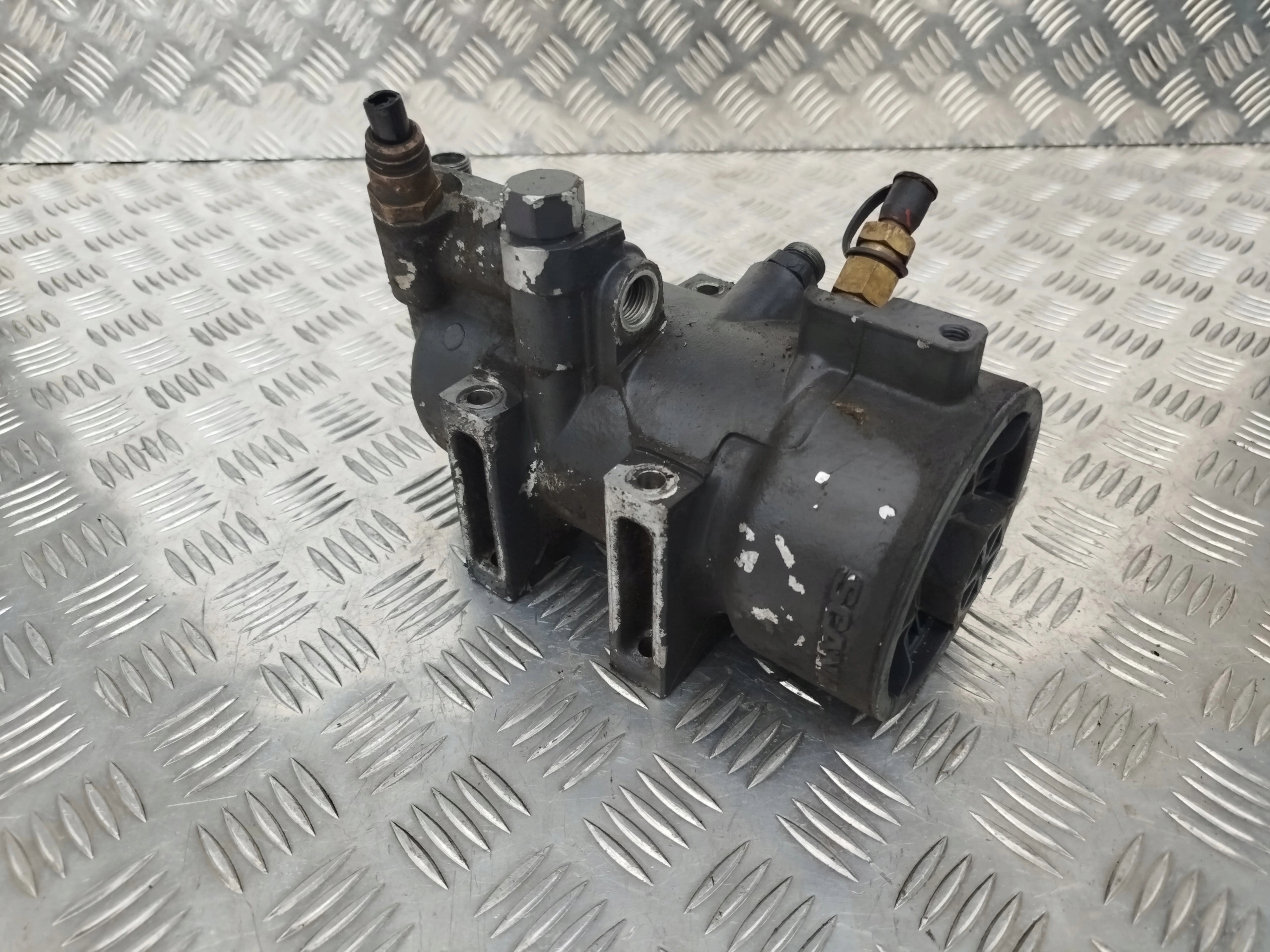 OBUDOWA FILTRA PALIWA SCANIA HPI - obrazek 3