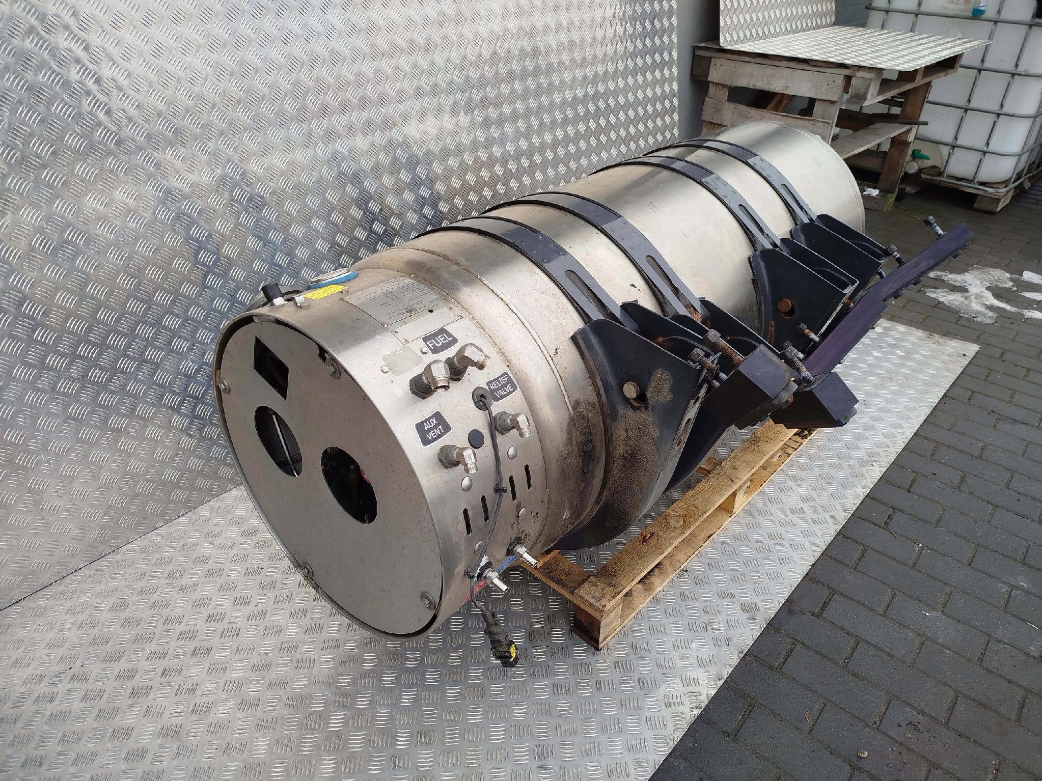 ZBIORNIK ZBIORNIKI GAZOWE LNG KOMPLETNE Z PRZEWODAMI SCANIA NTG - obrazek 5