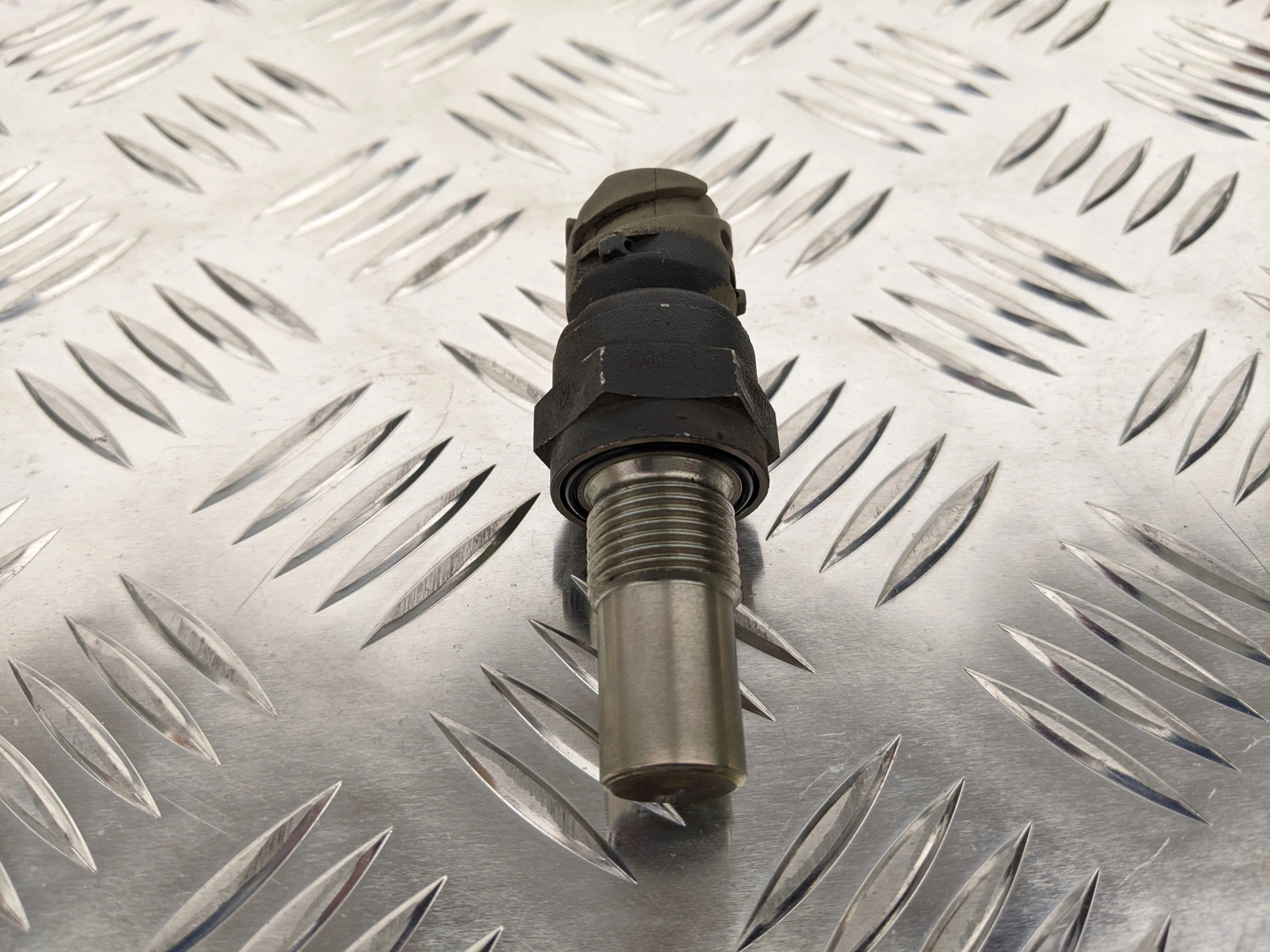 CZUJNIK PRĘDKOŚCI OBROTOWEJ SCANIA GRS 905 895 - obrazek 4