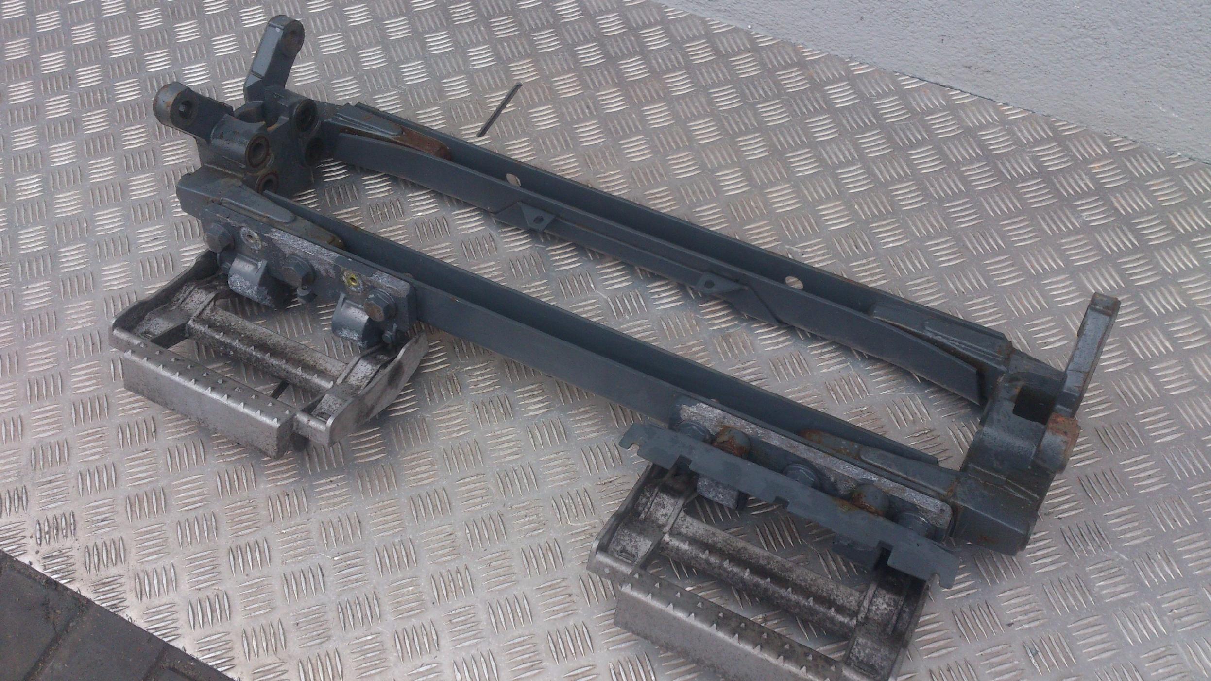 RAMKA PRZEDNIA STOPNIE GNIAZDO ZACZEPU DAF XF 105 - obrazek 4