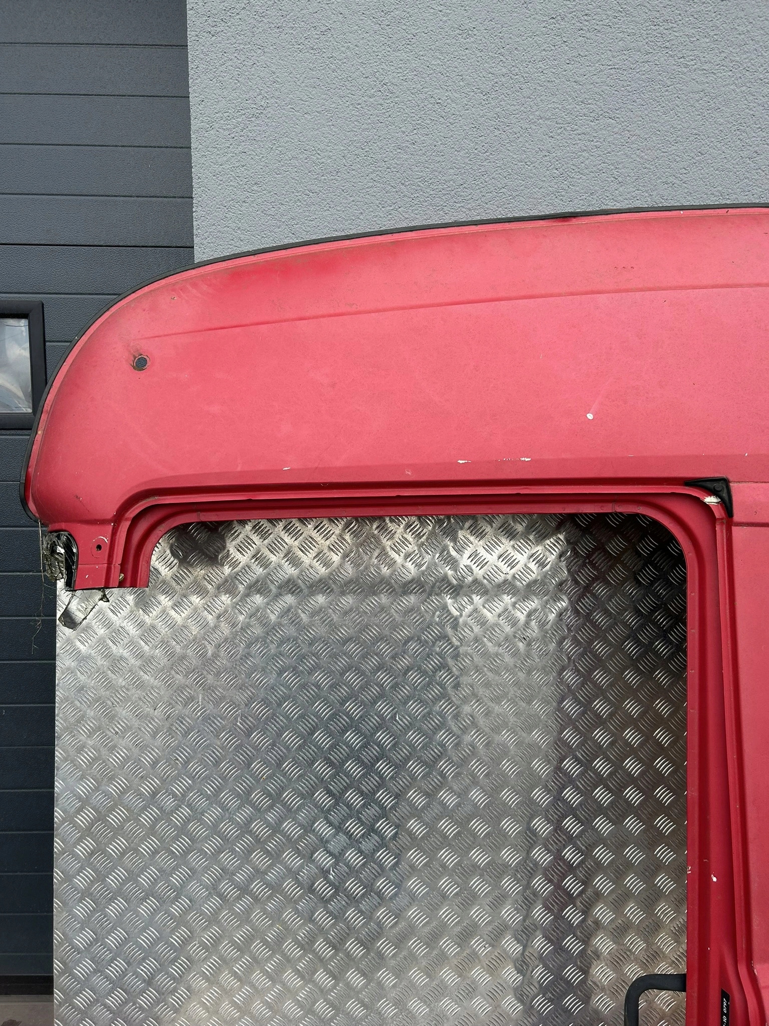 BOK KABINY DUŻY SCHOWEK SCANIA R HIGHLINE - obrazek 3