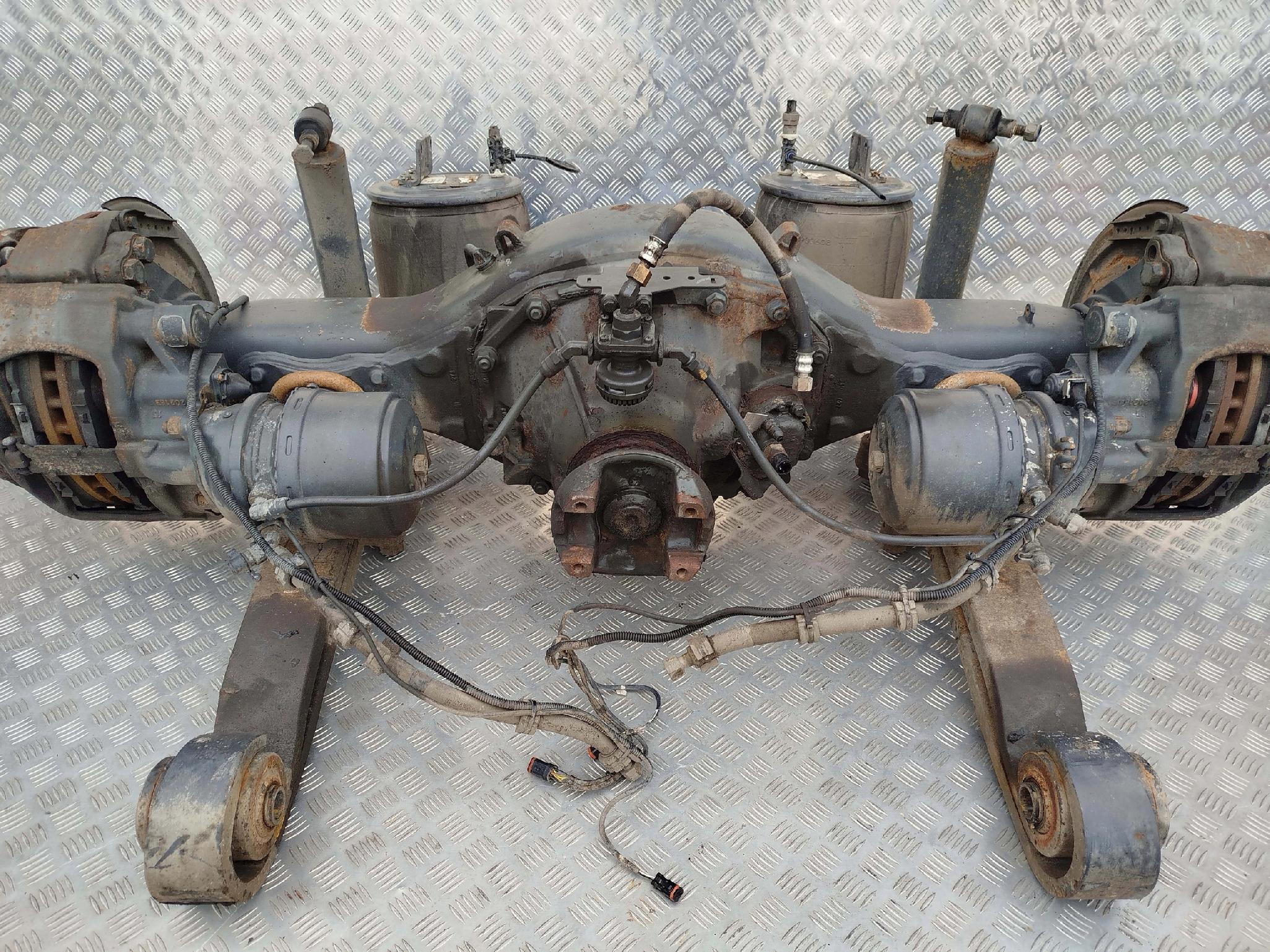 OBUDOWA POCHWA MOSTU SCANIA RP 835 - obrazek 3