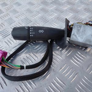 PRZEŁĄCZNIK MANETKA WYCIERACZEK KIERUNKOWSKAZÓW DAF XF 106