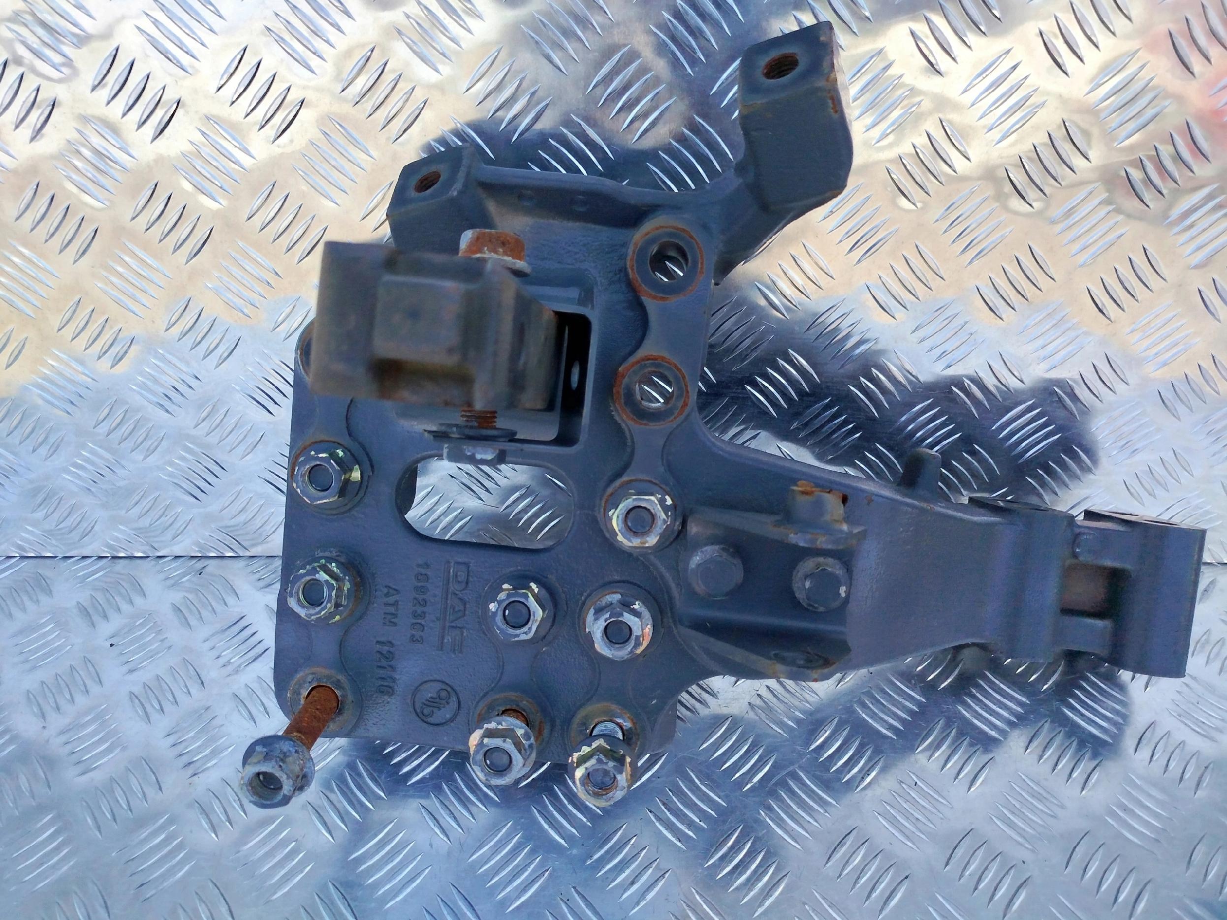 WSPORNIK KABINY LEWY TYŁ DAF XF 106 - obrazek 3