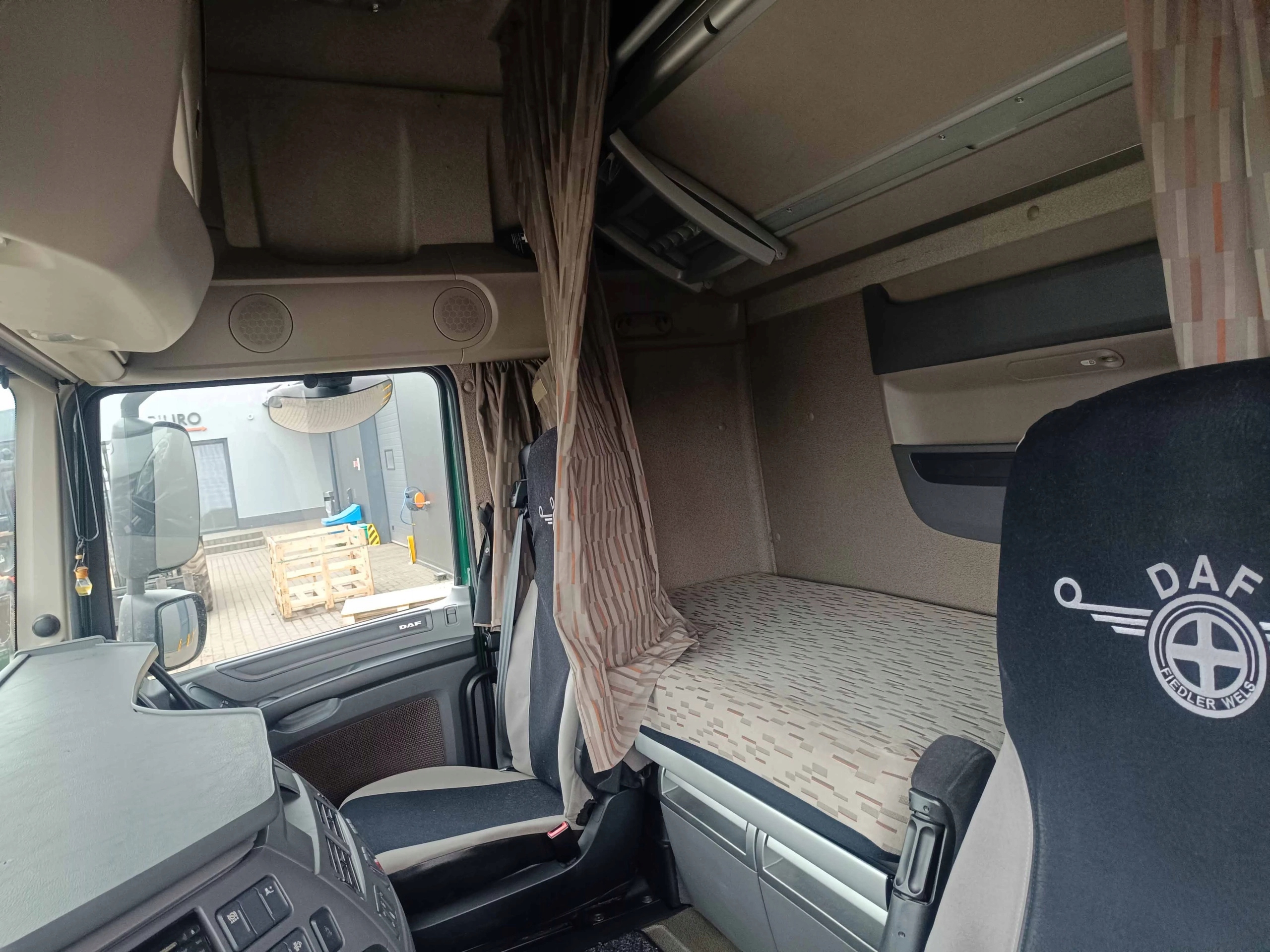 KABINA DAF XF 106 - obrazek 6