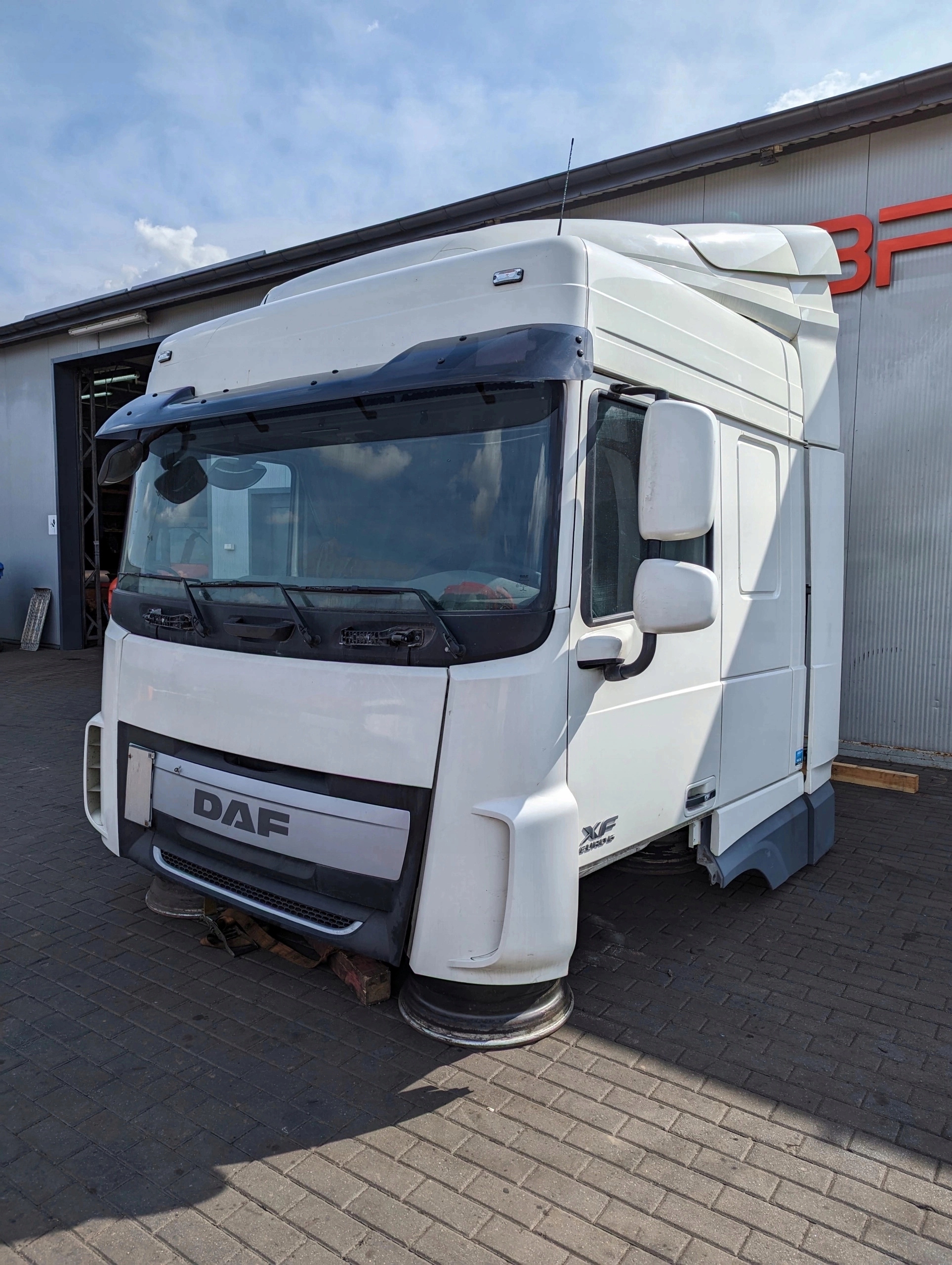 KABINA DAF XF 106 SC