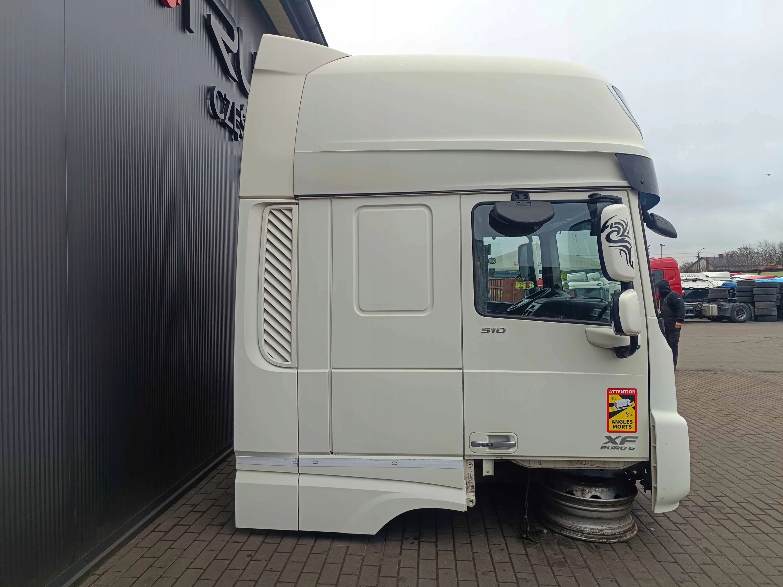 KABINA DAF XF 106 - obrazek 3