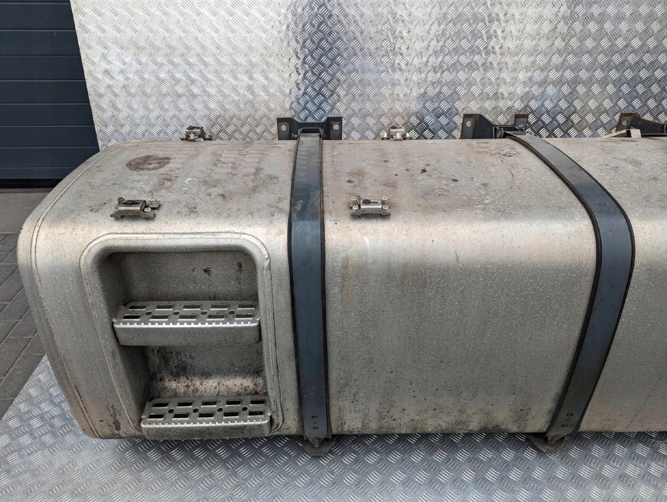 ZBIORNIK PALIWA 1000 LITRÓW DAF XF 106 2014 ROK - obrazek 4