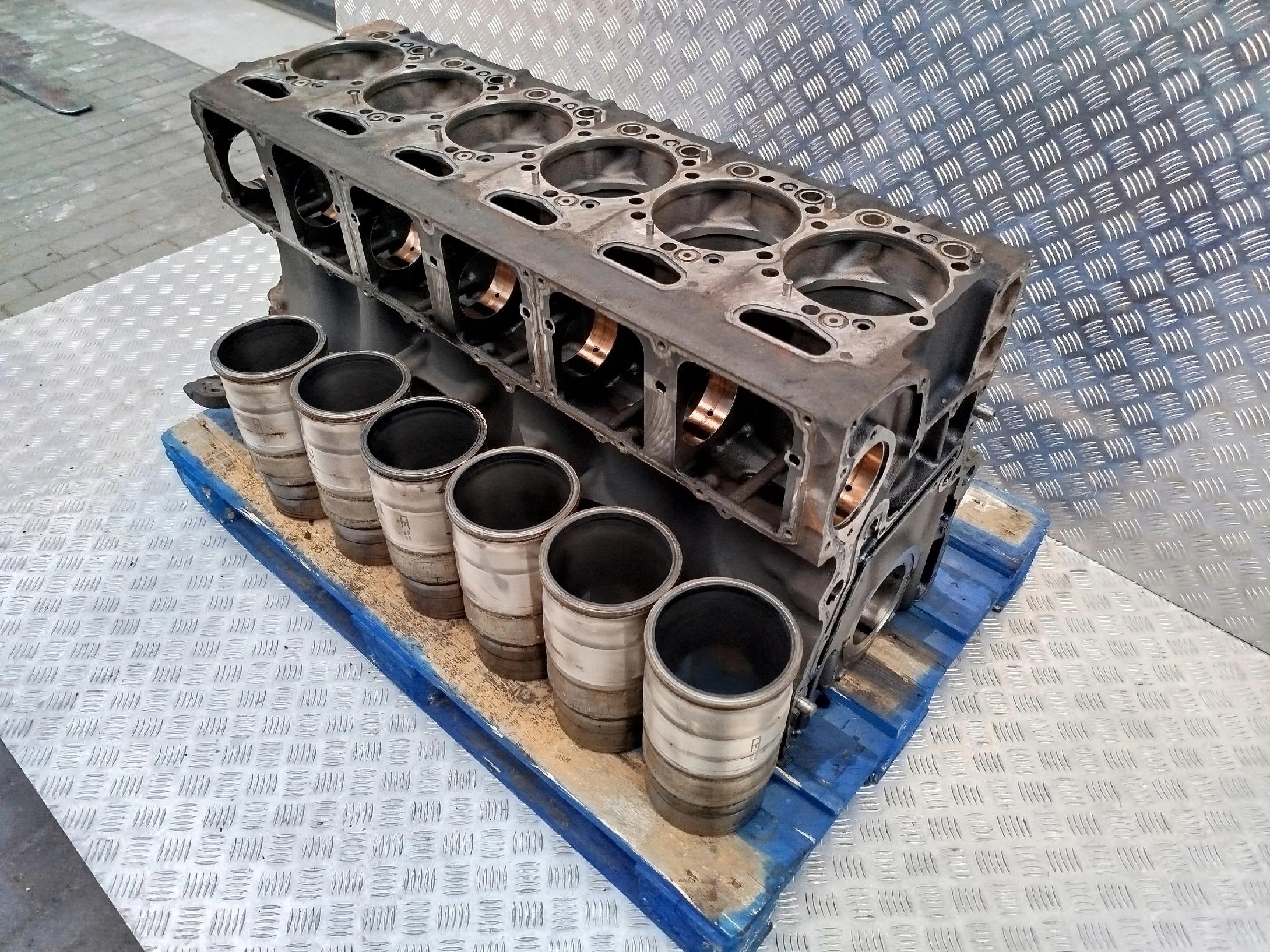 BLOK SILNIKA SCANIA EURO 5 XPI DC 1305 - obrazek 4