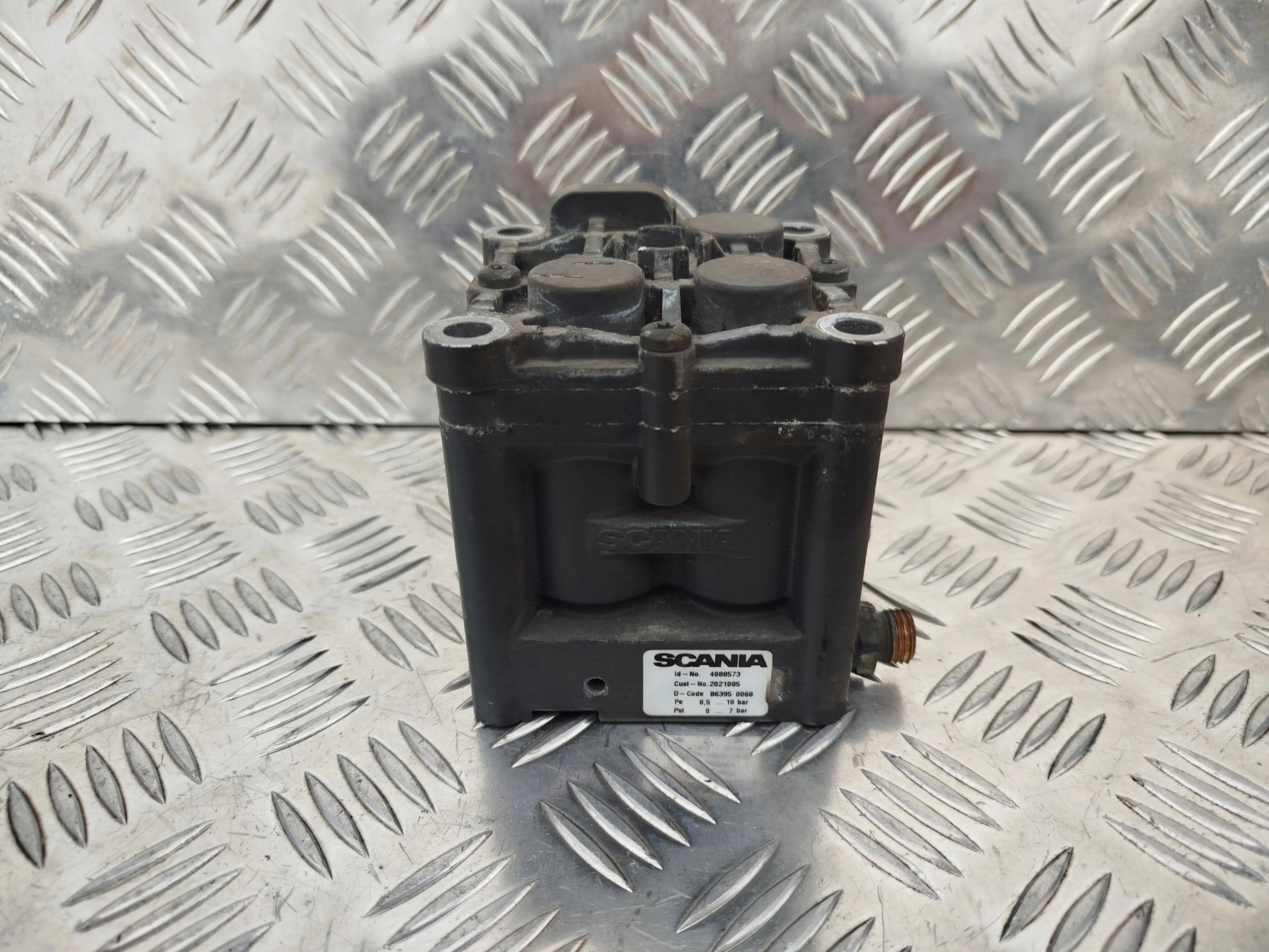 ZAWÓR KOSTKA EGR SCANIA STREAMLINE