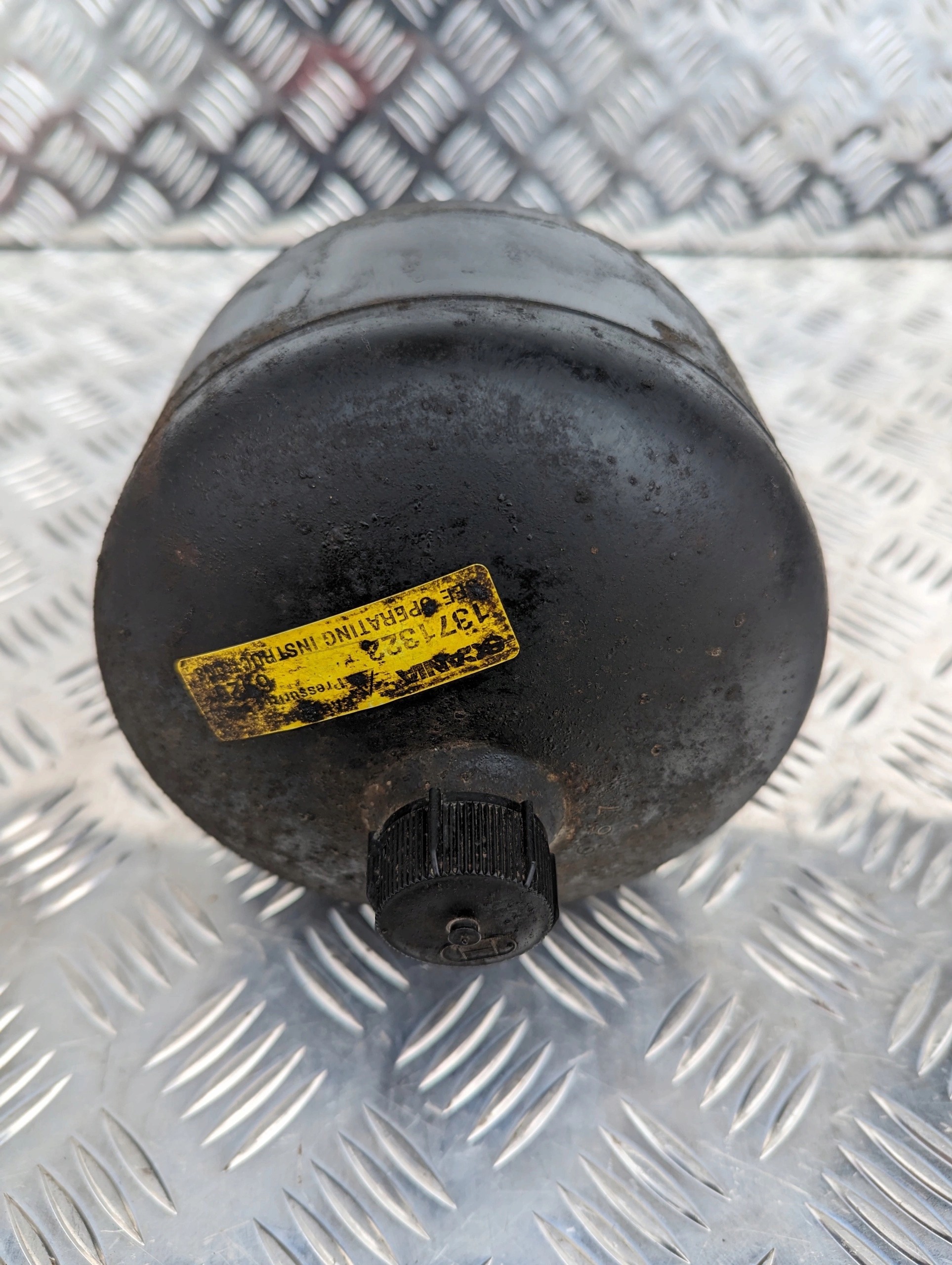 AKUMULATOR HYDRAULICZNY OSI SKRĘTNEJ SCANIA R - obrazek 2