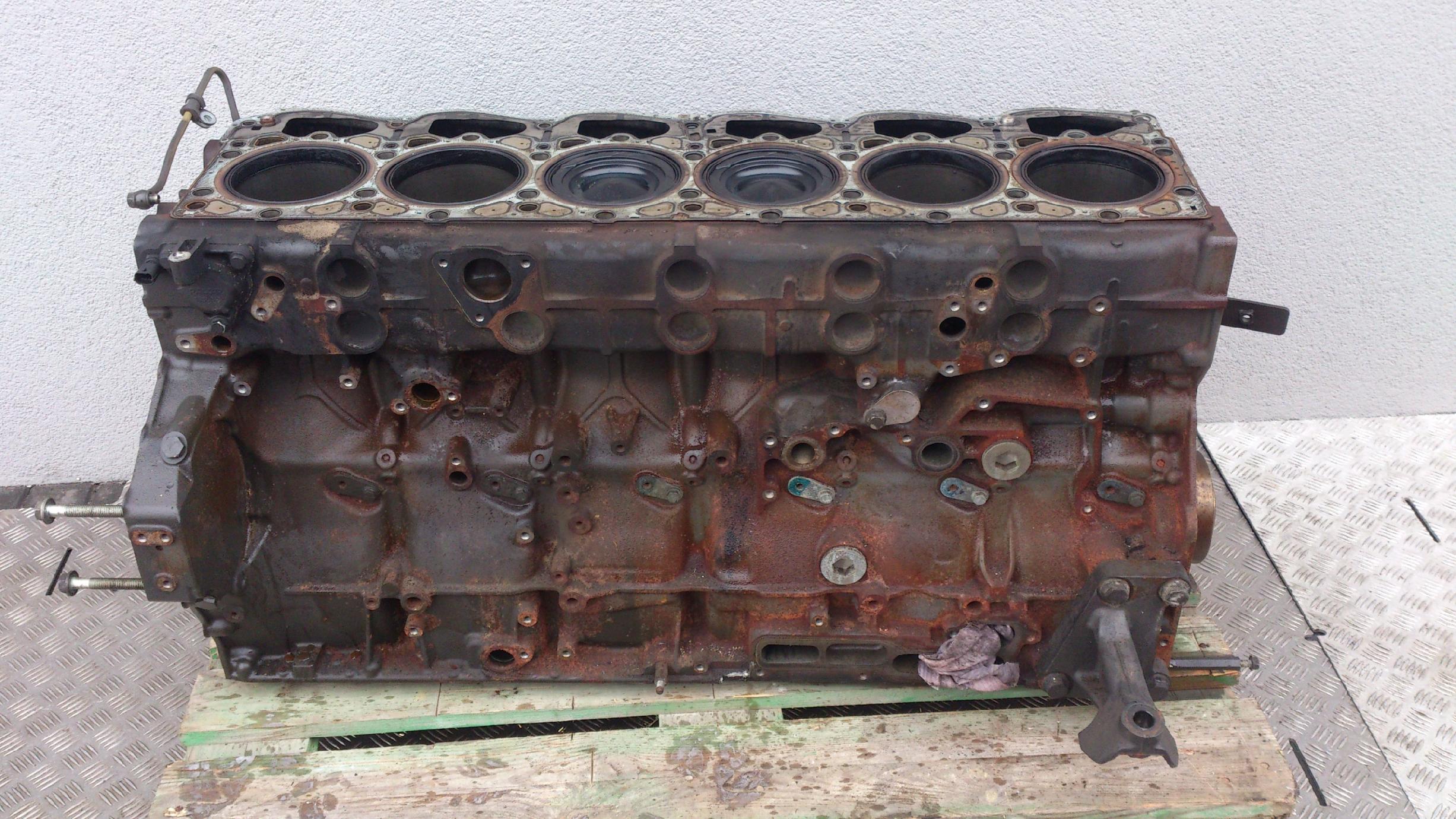 SŁUPEK BLOK SILNIKA DAF XF 106 EURO 6 GOŁY 460 - obrazek 3