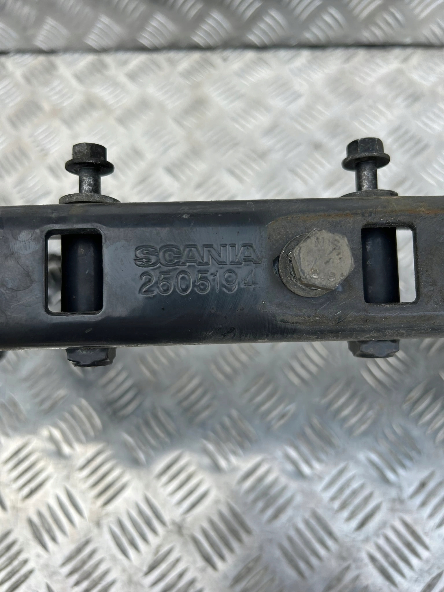 MOCOWANIE WSPORNIK SCANIA NTG NOWY MODEL - obrazek 3