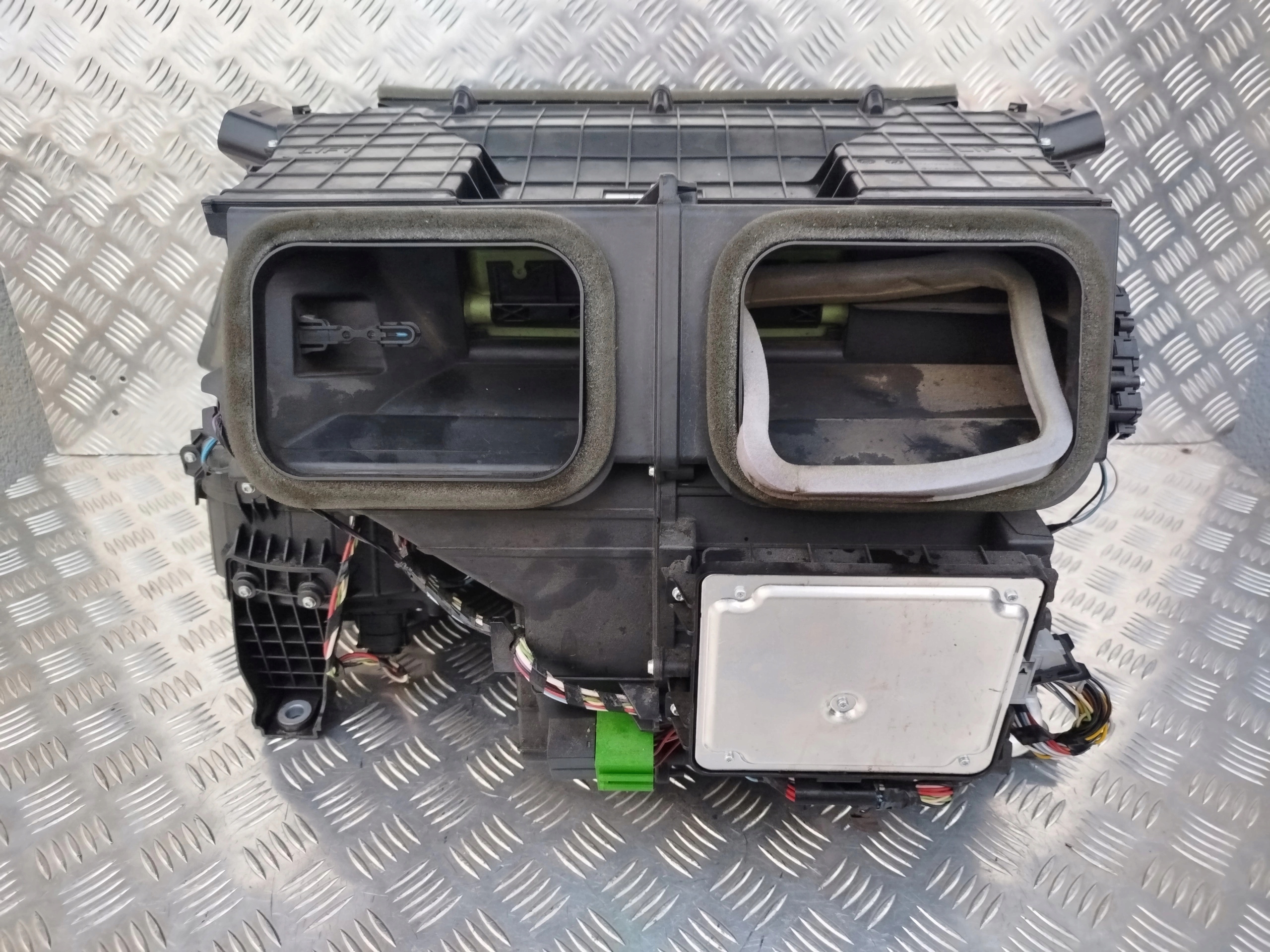 NAGRZEWNICA KOMPLETNA DAF XF 106 LIFT