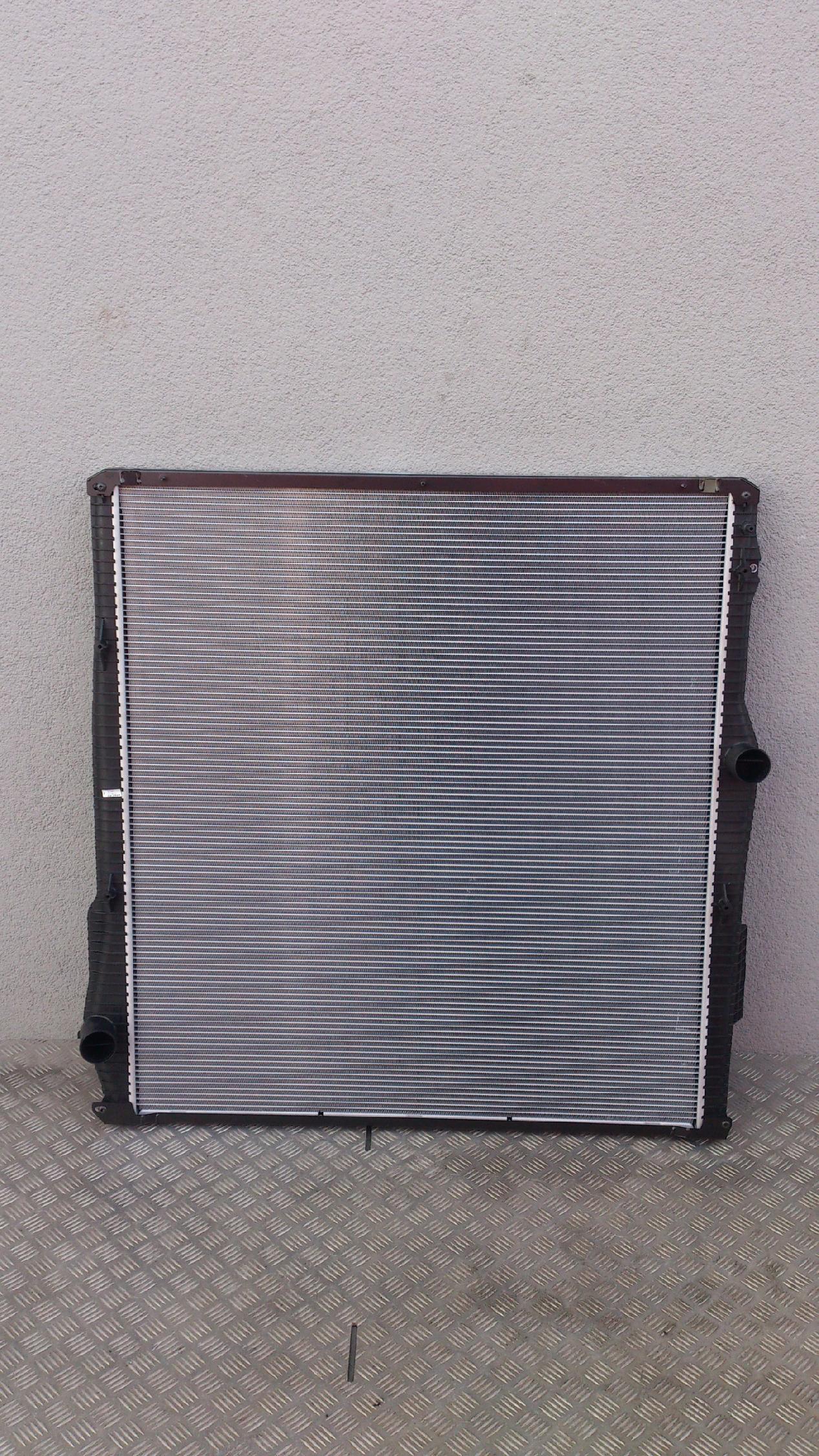 CHŁODNICA WODY CIECZY SCANIA XPI NOWY ZAMIENNIK