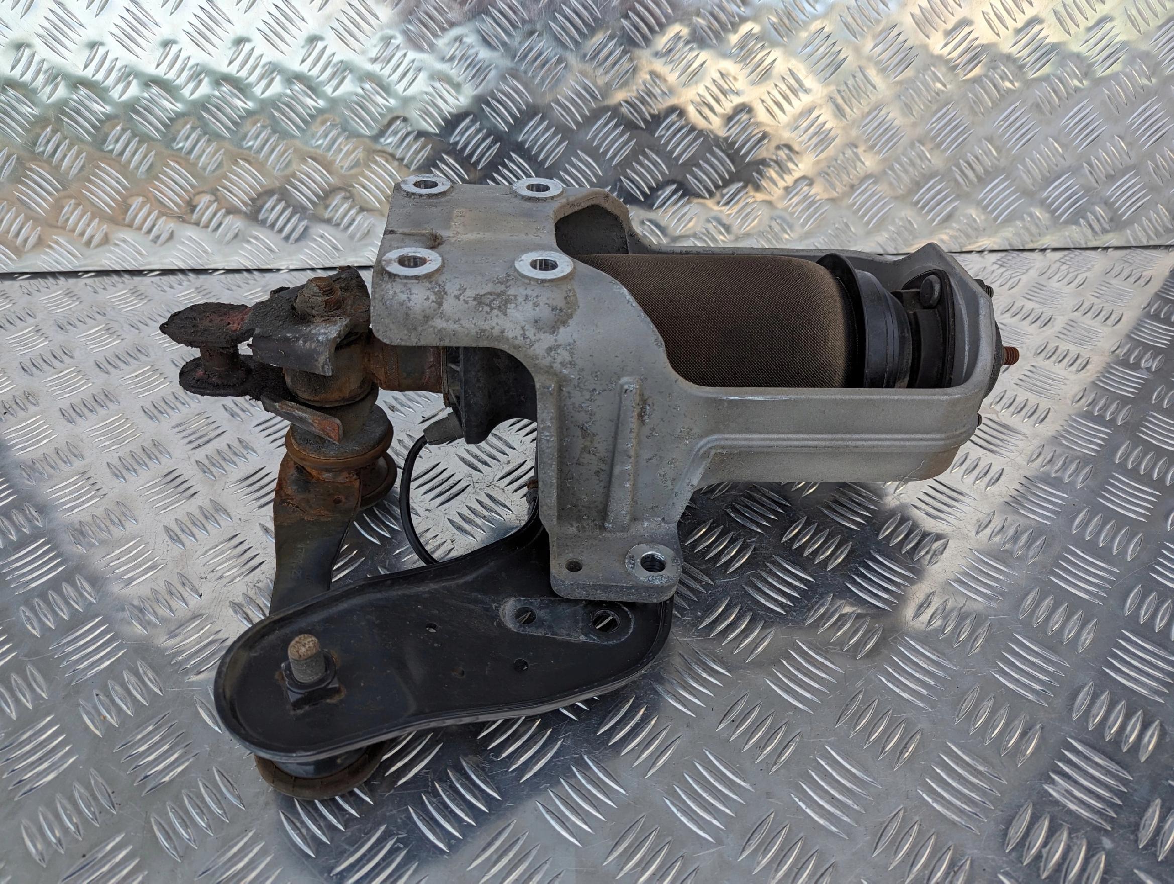 ZAWIESZNIE KABINY TYŁ SCANIA EURO 6 - obrazek 2