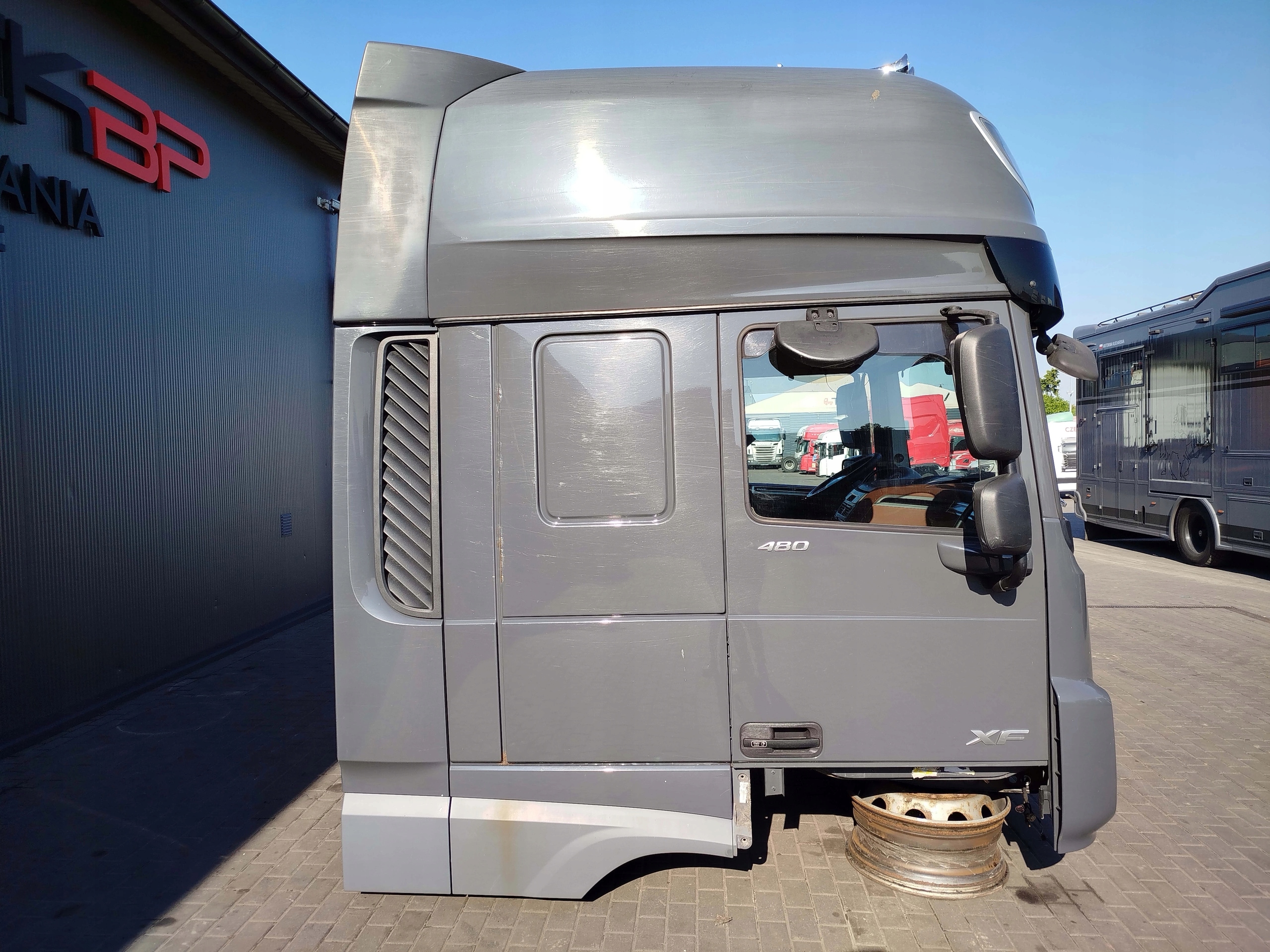 KABINA DAF XF 106 LIFT - obrazek 3