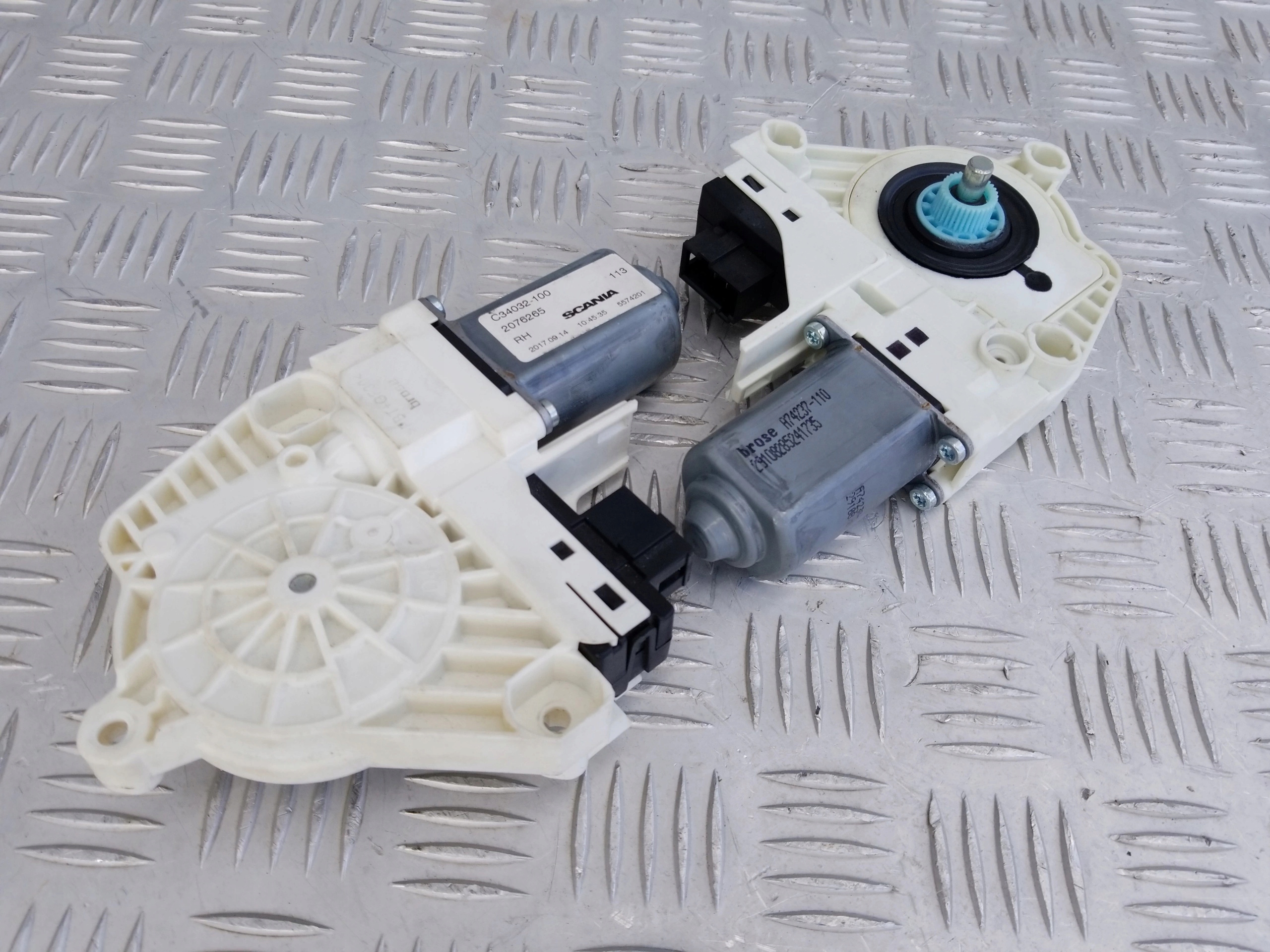 SILNICZEK SIŁOWNIK PODNOSZENIA SZYBY PRAWY SCANIA R - obrazek 14