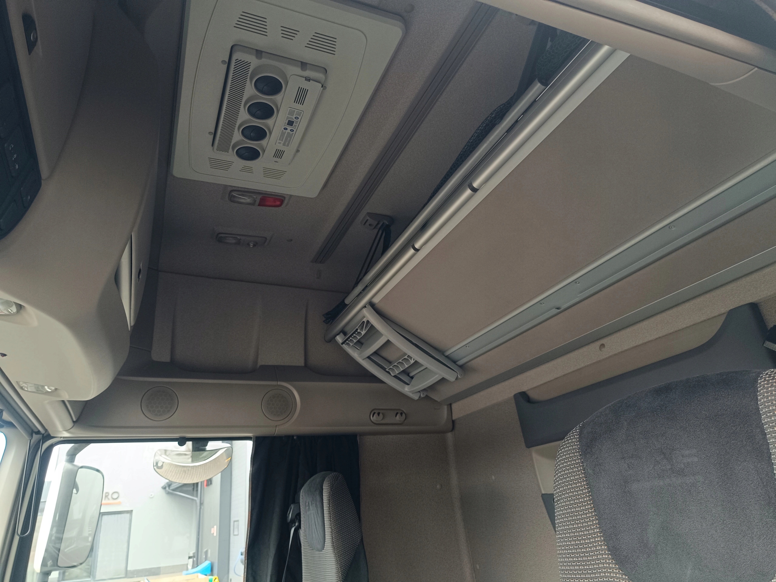 KABINA DAF XF 106 - obrazek 9