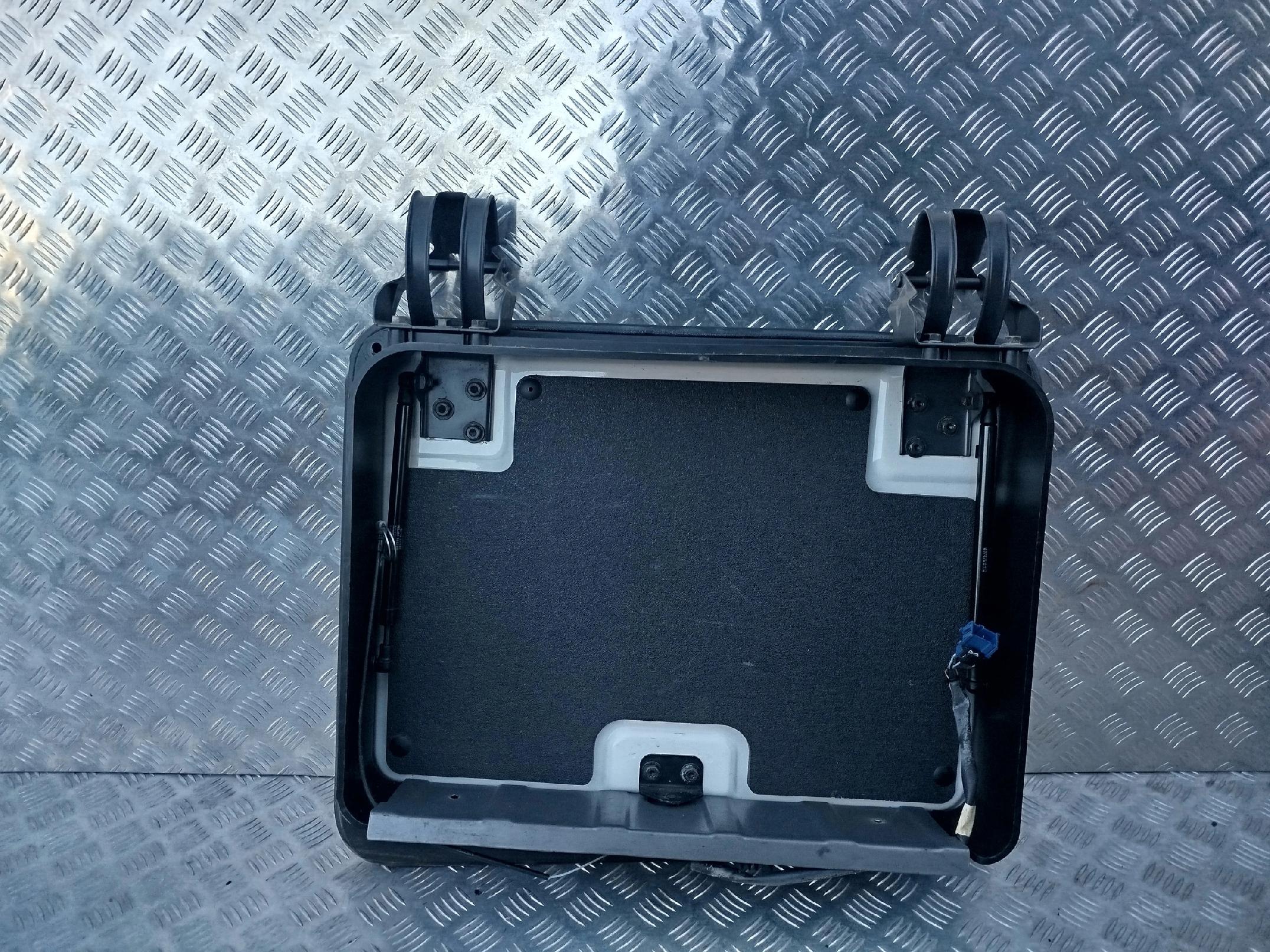 KLAPA SCHOWKA KABINY PRAWA SCANIA NTG - obrazek 3