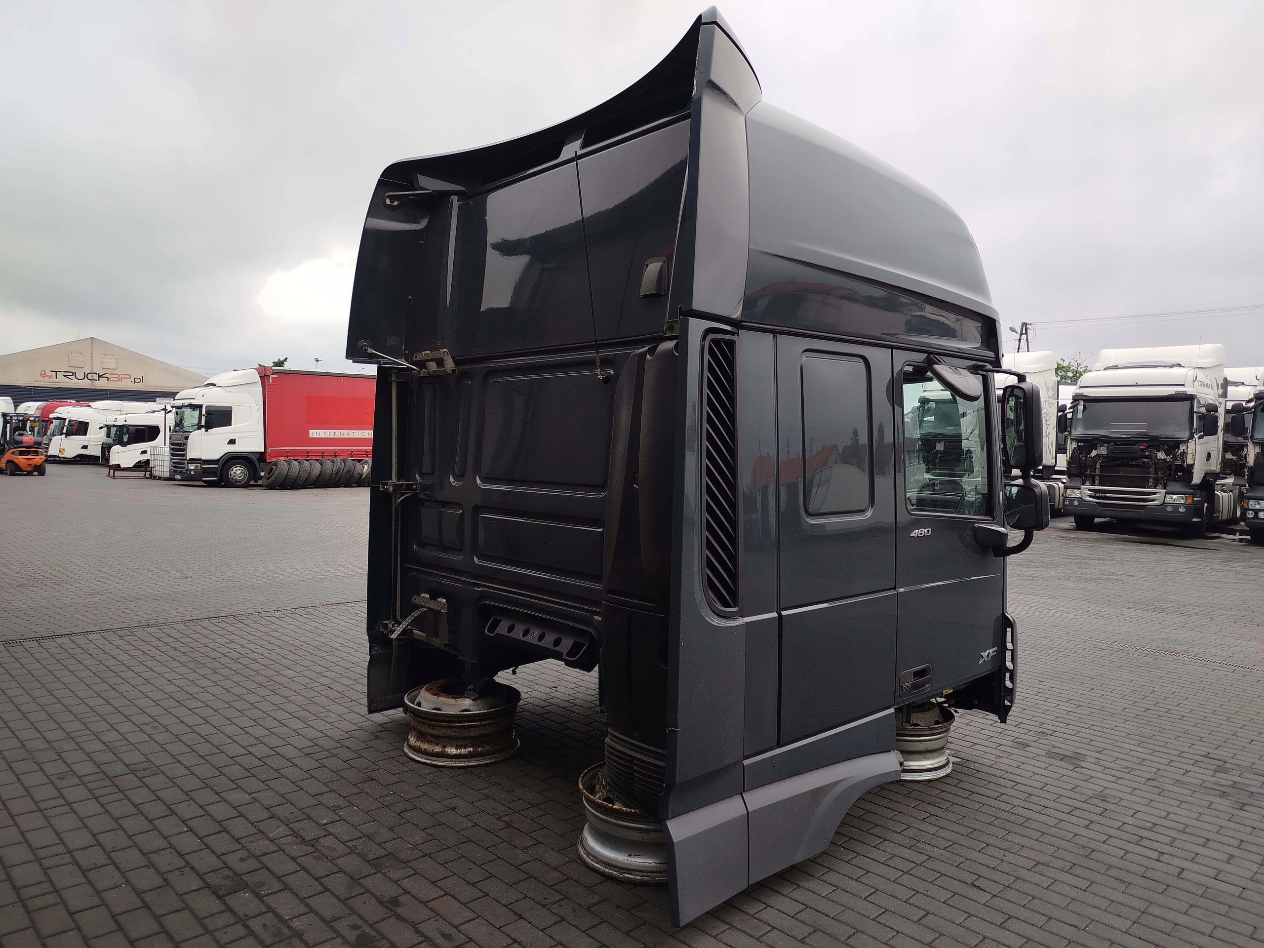 KABINA DAF XF 106 LIFT - obrazek 4