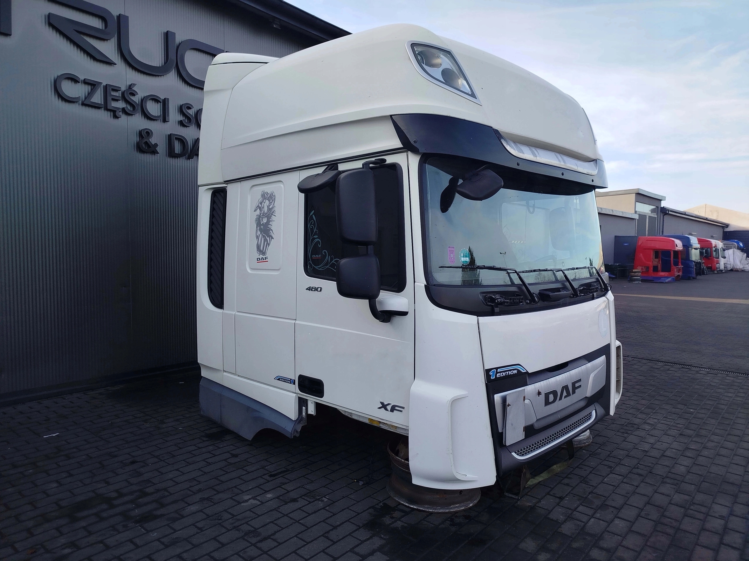 KABINA DAF XF 106 LIFT - obrazek 2