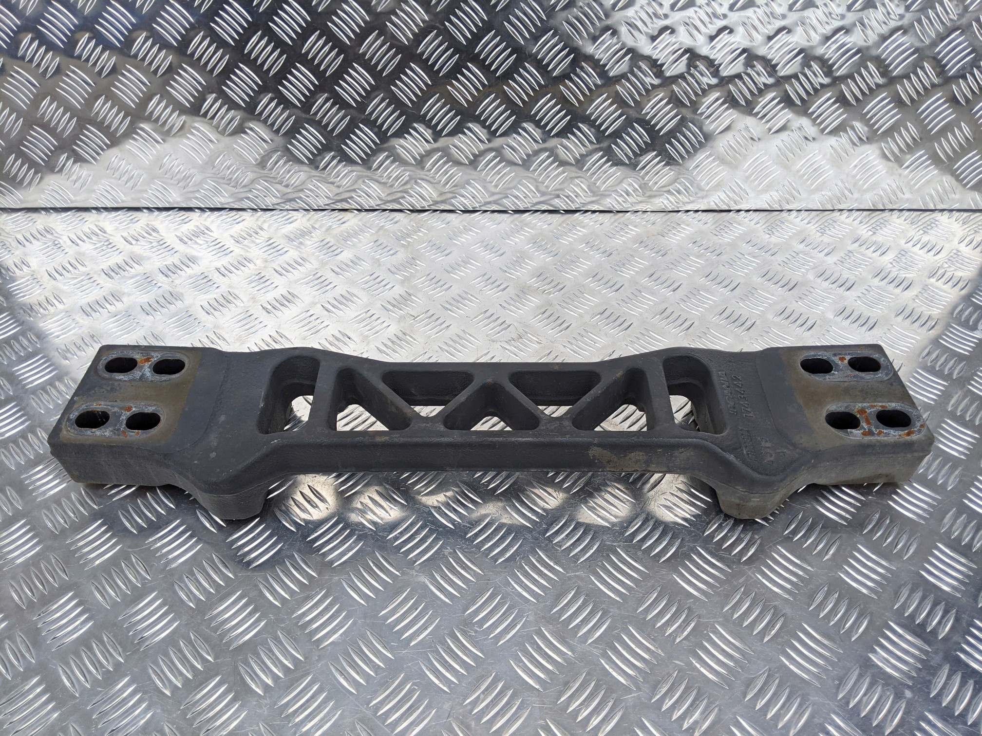 BELKA RAMY DO SKRZYNI BIEGÓW SCANIA R