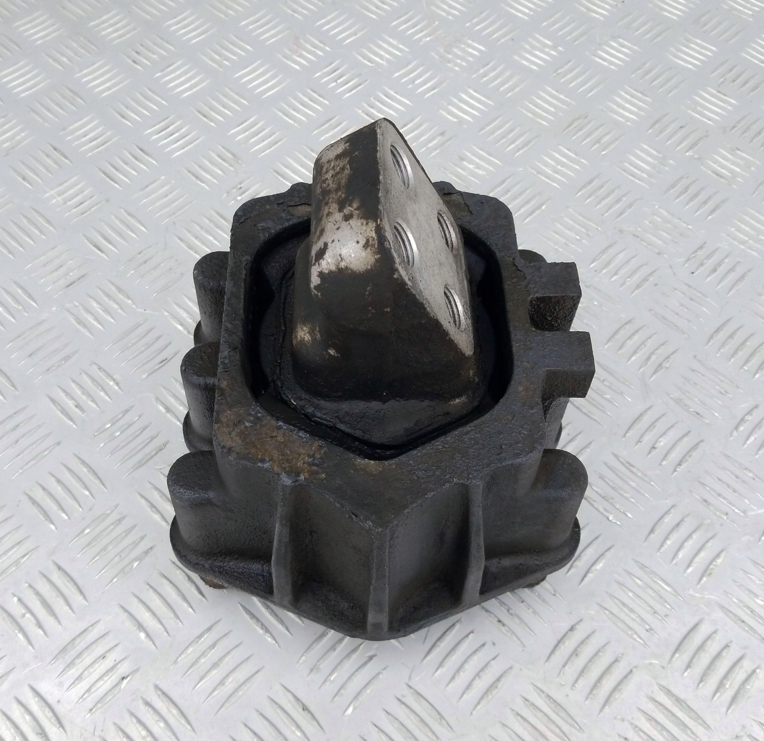 PODUSZKA PODUSZKI SILNIKA TYŁ DAF XF 105