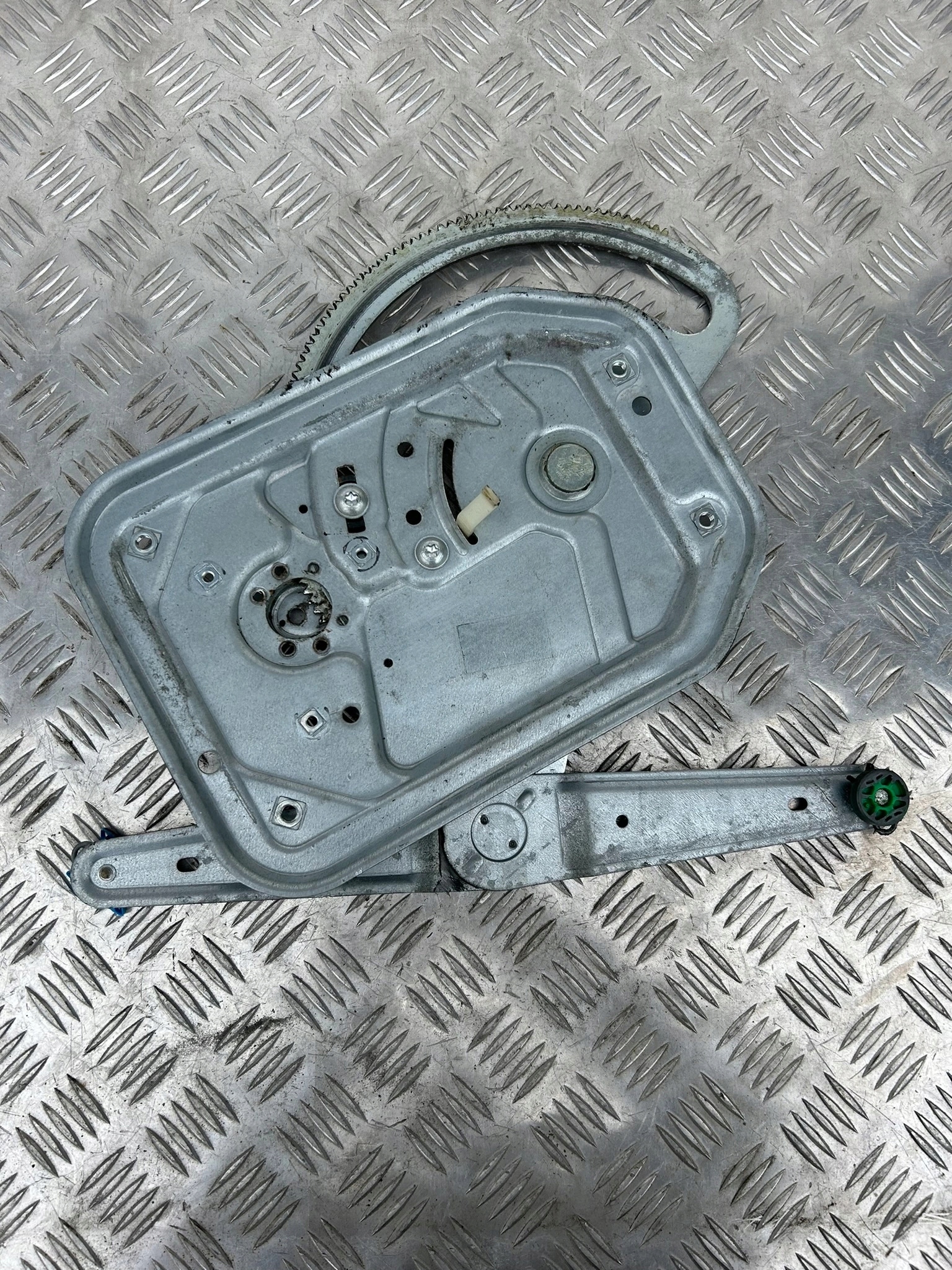 SILNICZEK SIŁOWNIK PODNOSZENIA SZYBY PRAWY SCANIA R - obrazek 7