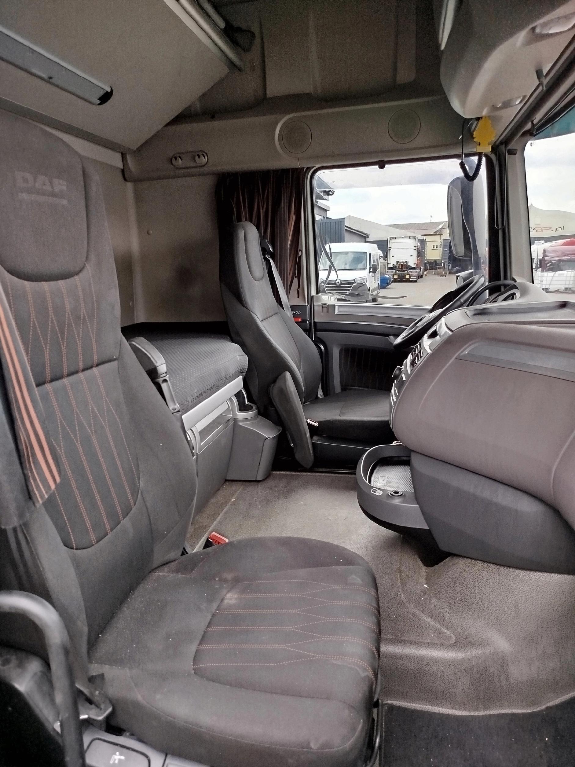 KABINA DAF XF 106 LIFT - obrazek 10