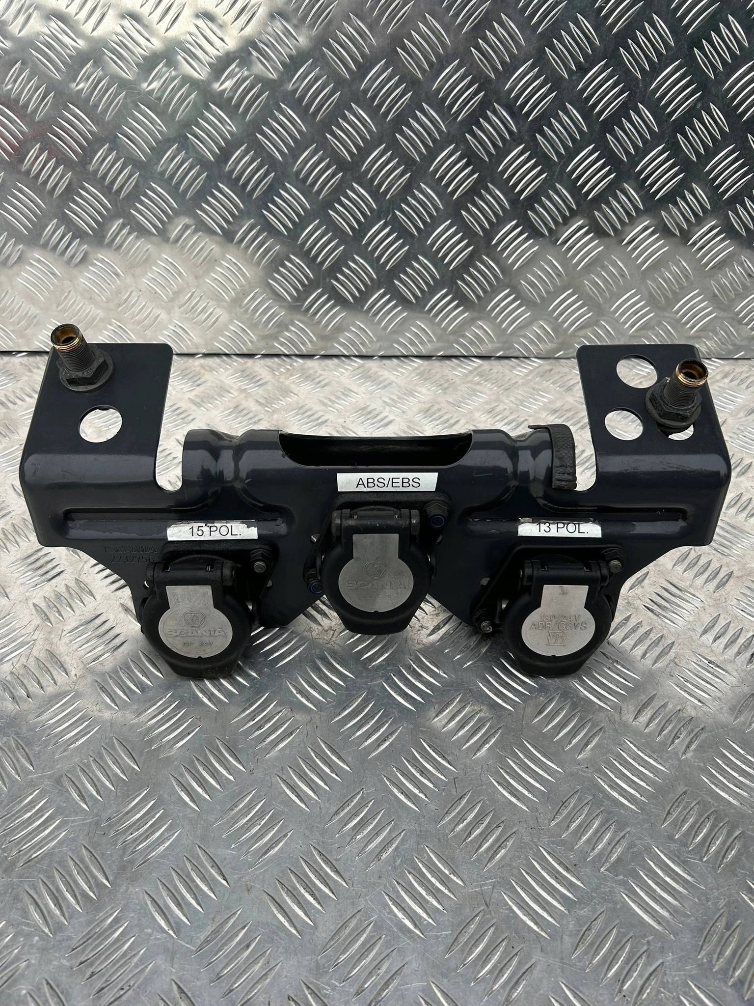 WSPORNIK GNIAZDA PRZEWODÓW SCANIA NEXT GEN NTG