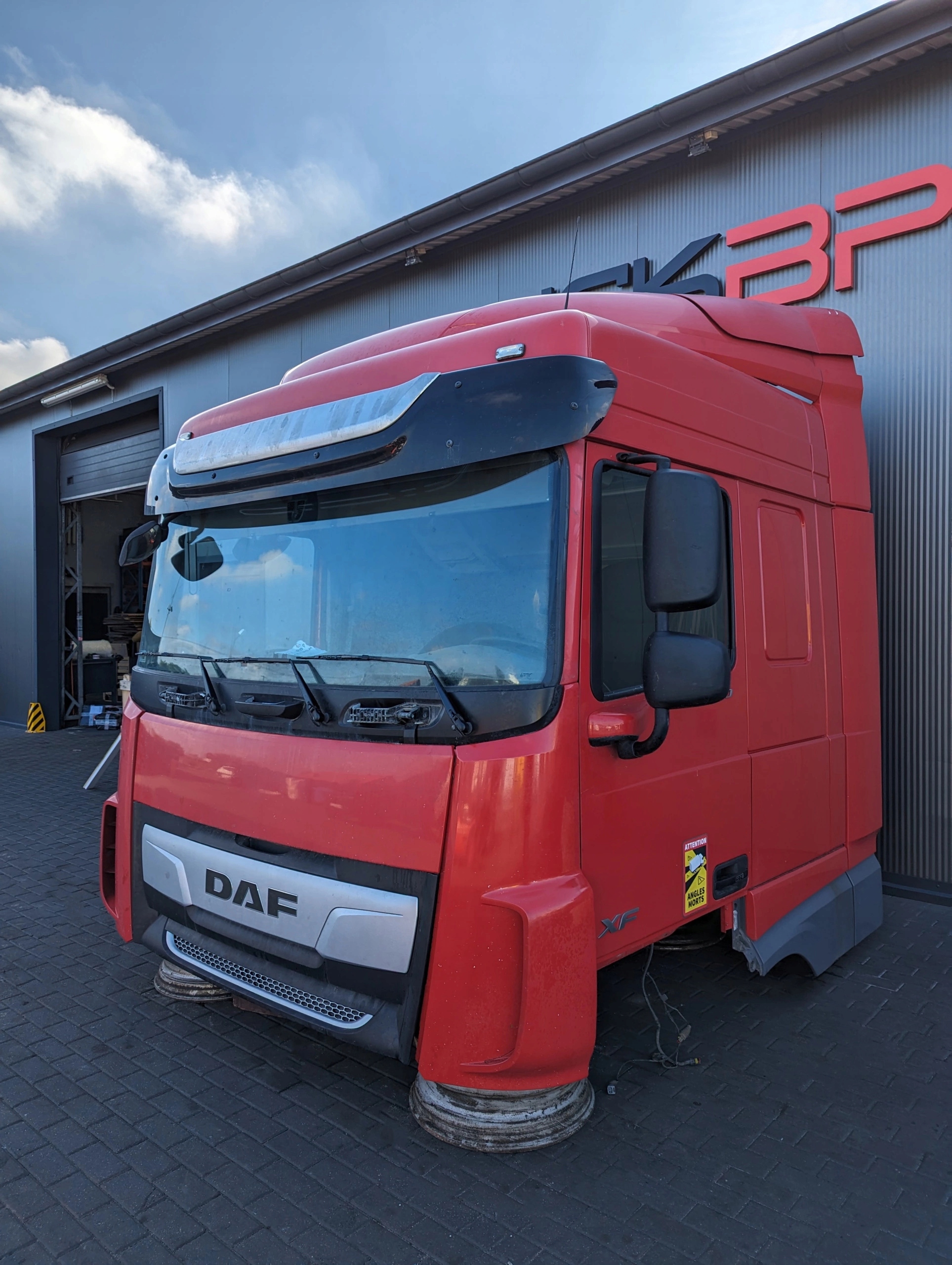 KABINA DAF XF 106 LIFT - obrazek 2