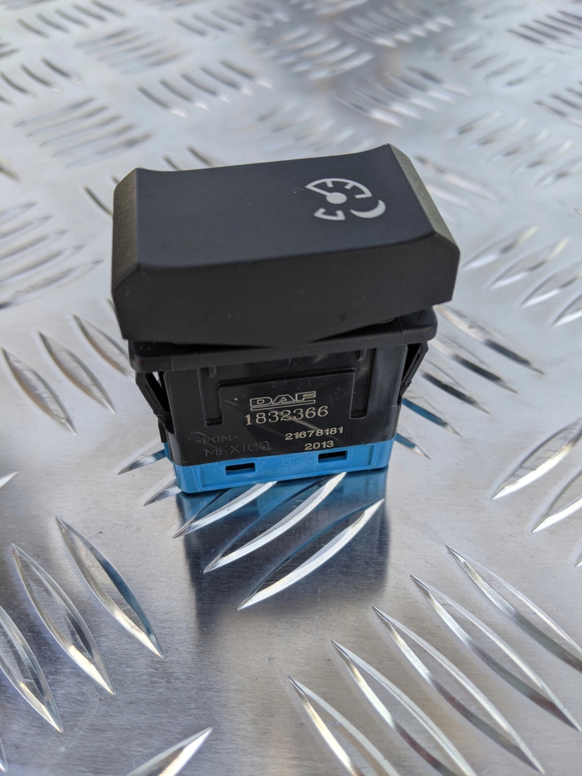 PRZYCISK DAF XF 106 - obrazek 3